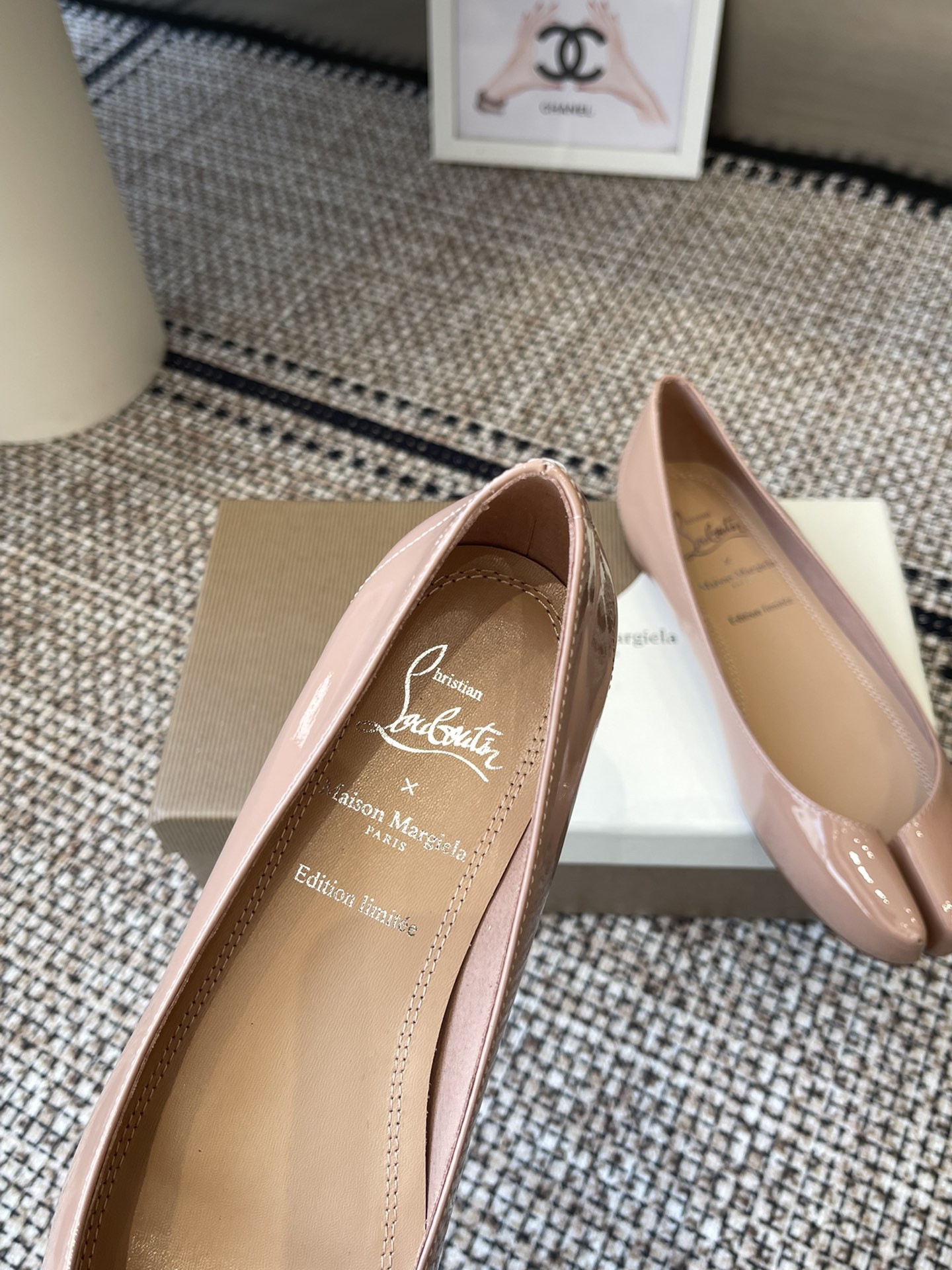 ua ch**an louboutin x ma*s*n Ma*i*la tabi leather ballet flats