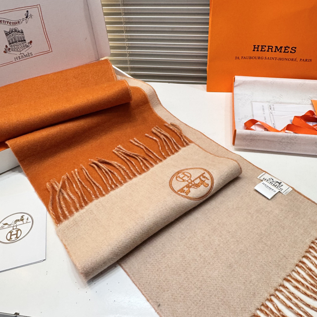 H**mes double-sided scarf 30x200cm