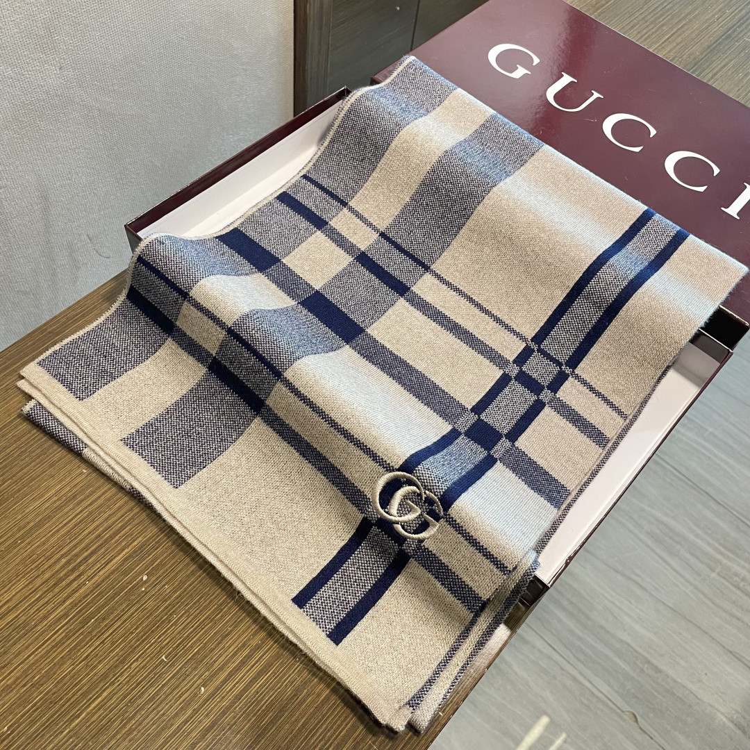 G*u*i scarf 32x190cm