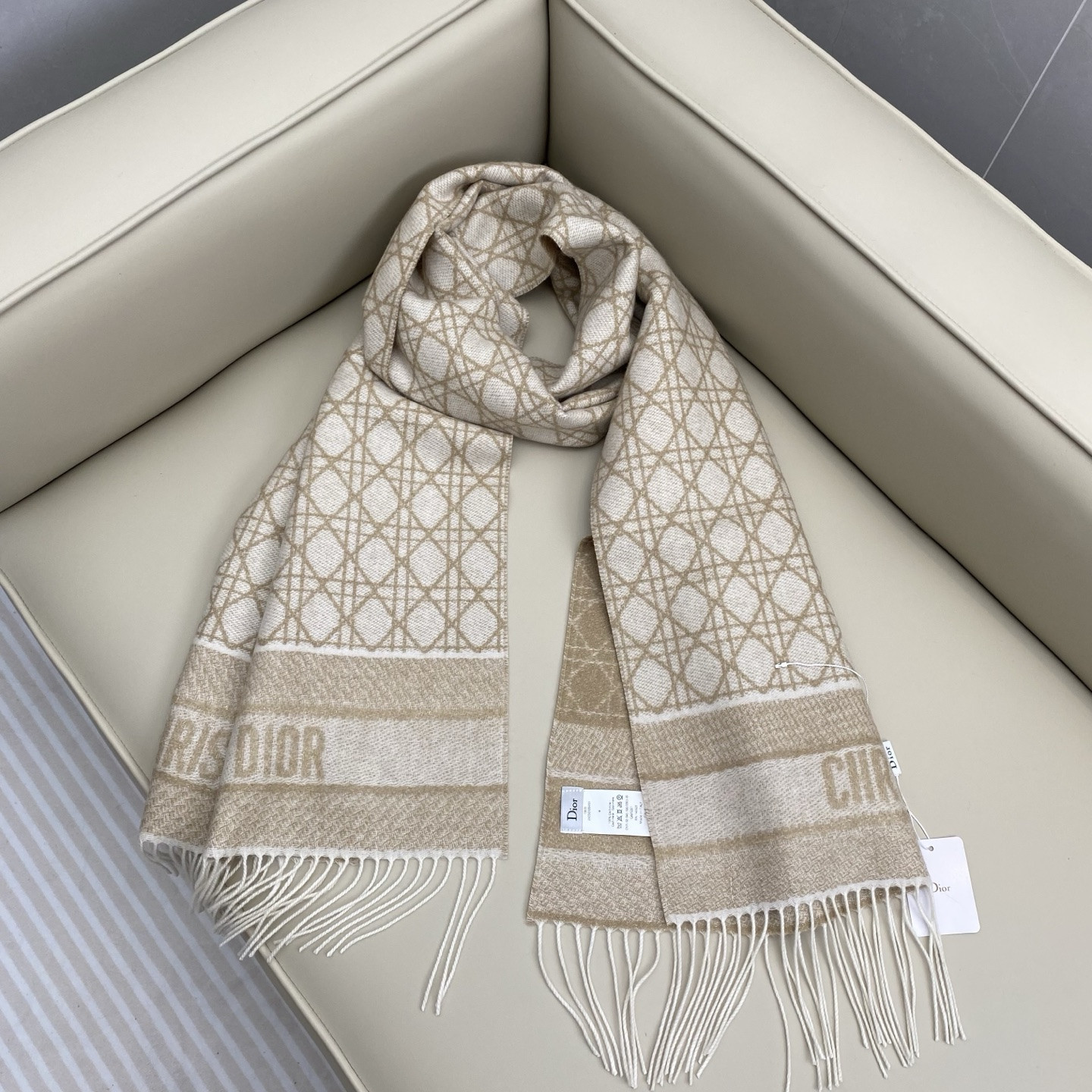 D*or cannage scarf 220x45cm 67% cashmere 43% virgin wool