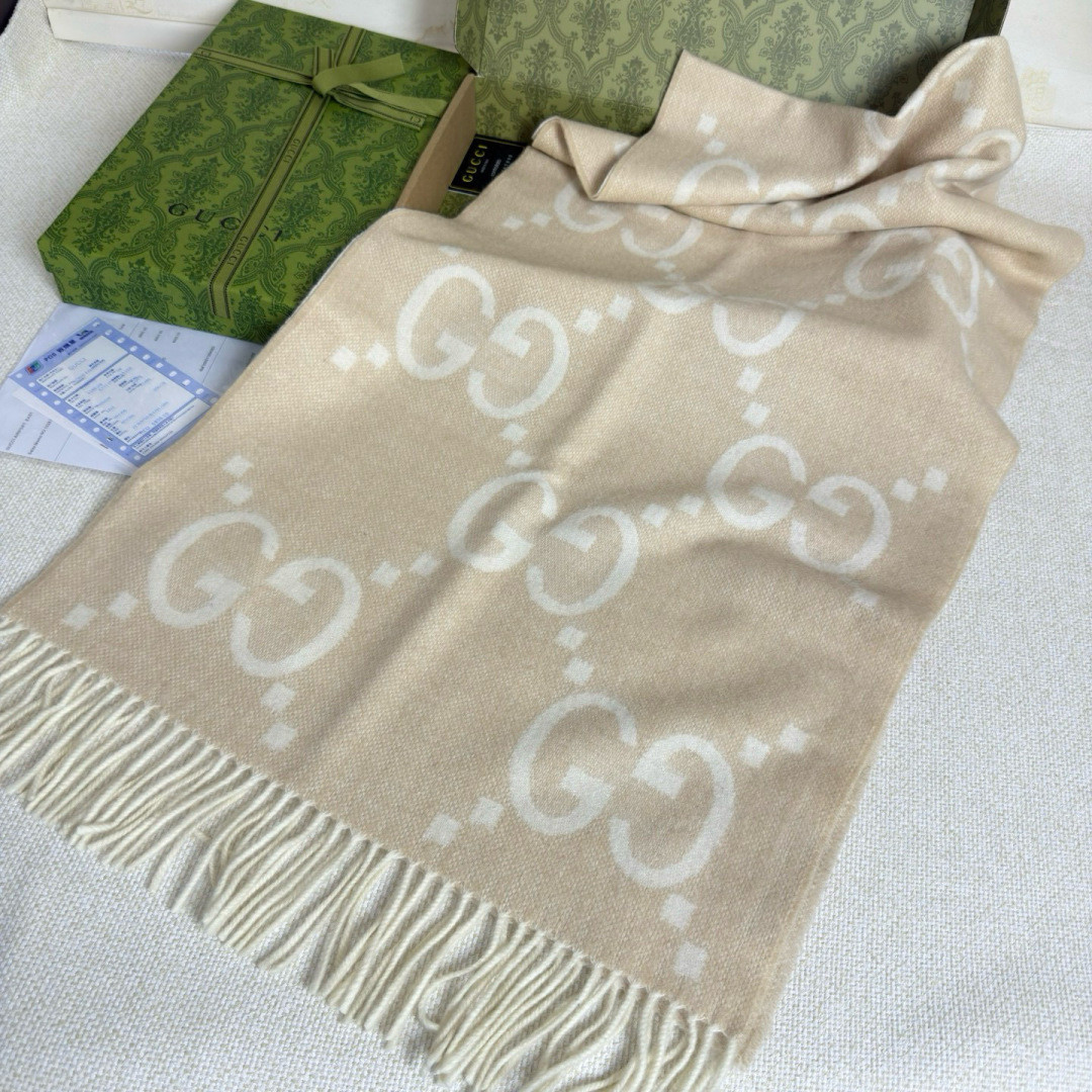 G*u*i scarf 45x200cm 100% cashmere