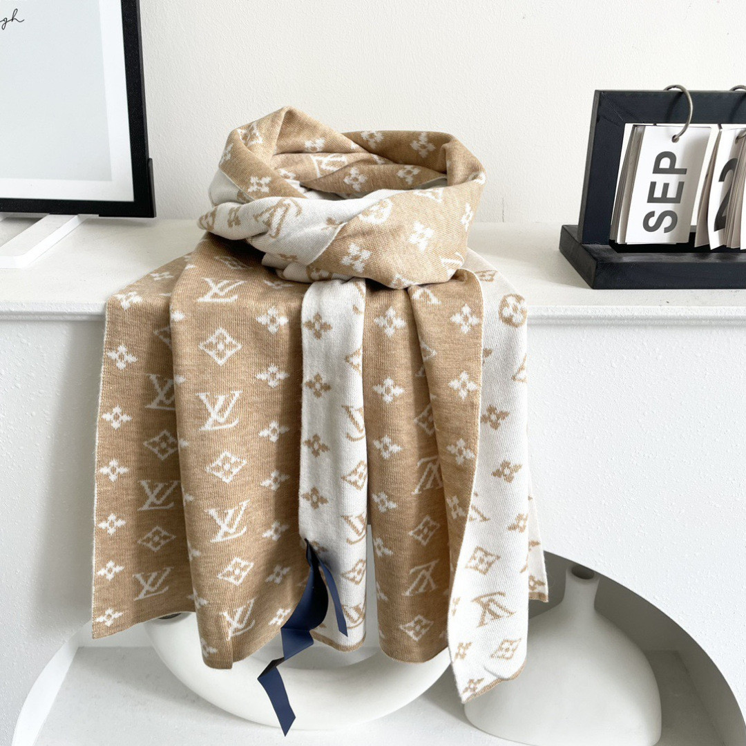 l0*is V*t0n scarf 32x180cm