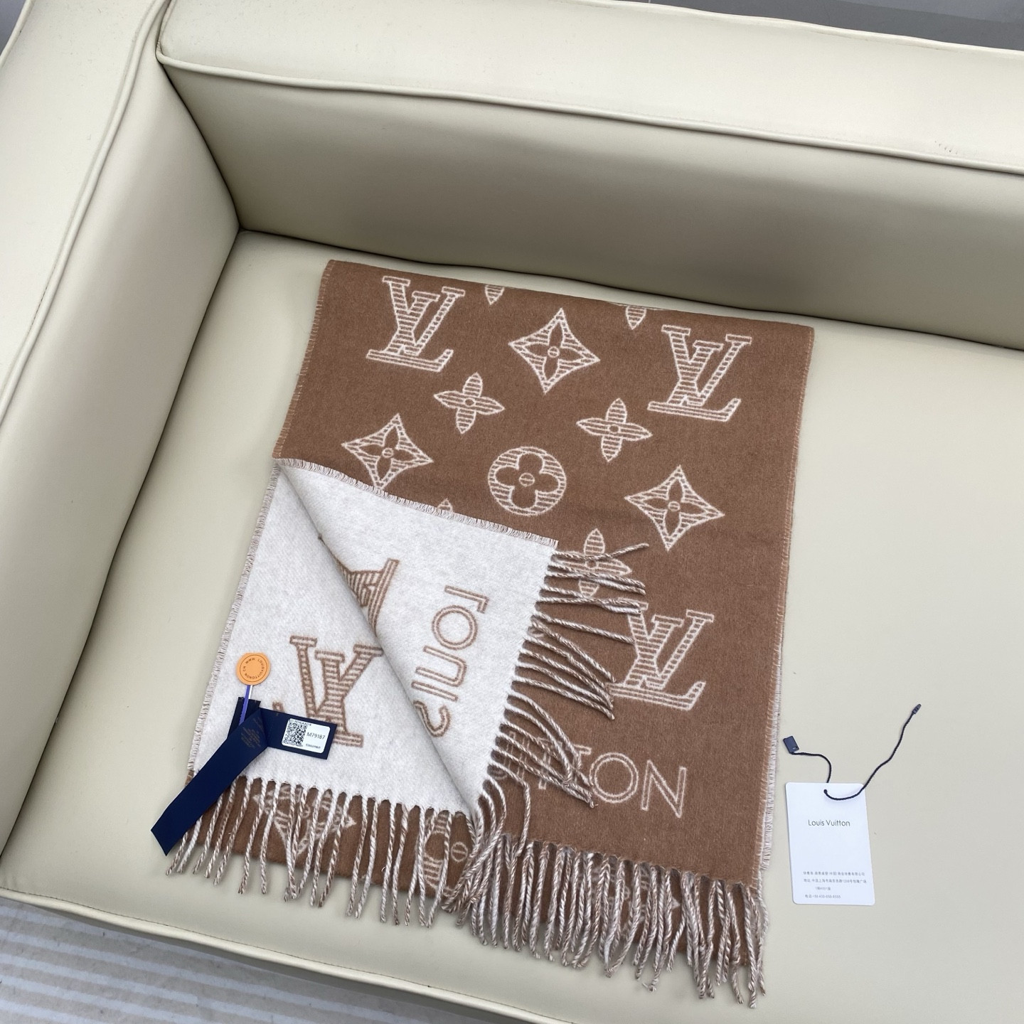 l0*is V*t0n monogram shadow scarf 40x200cm