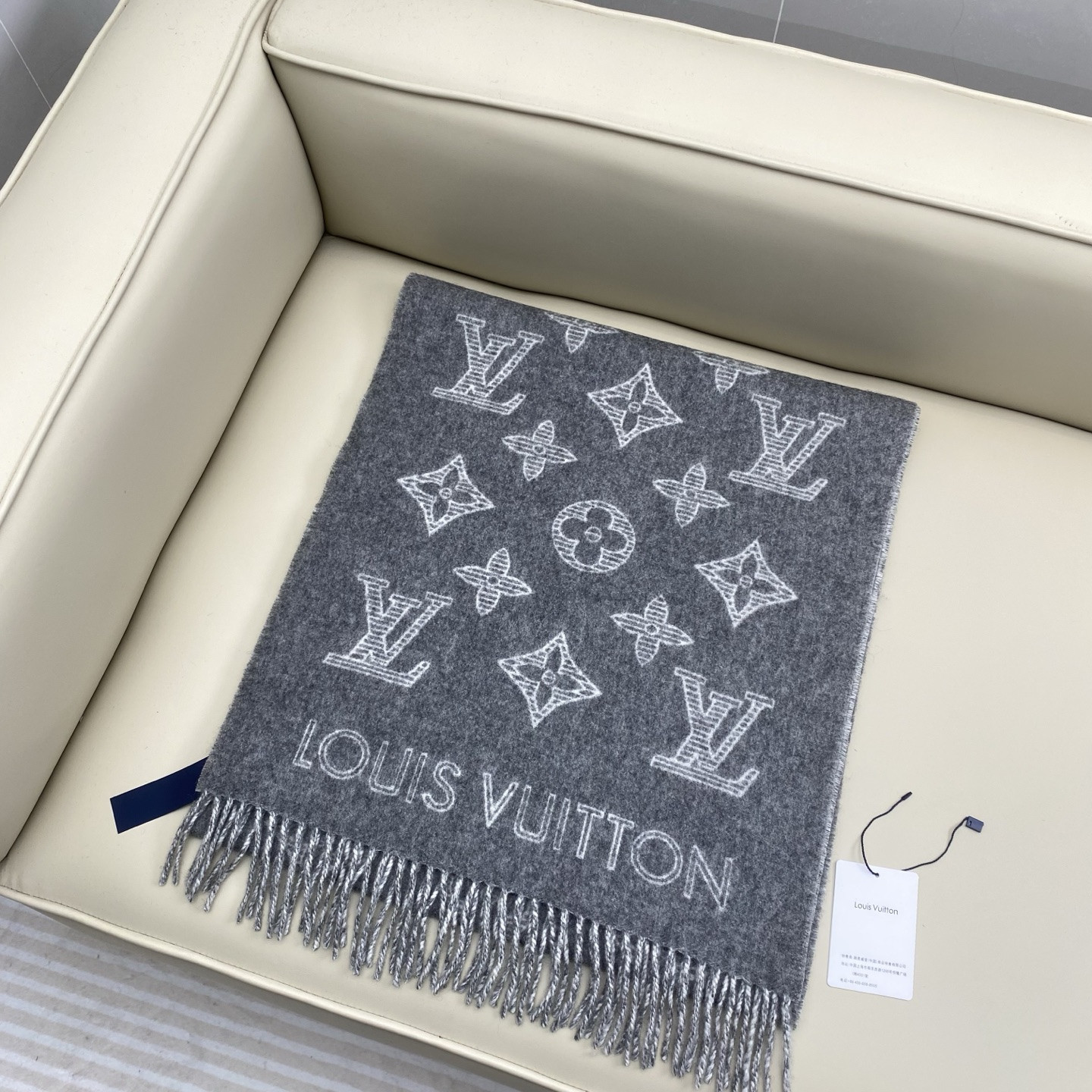l0*is V*t0n monogram shadow scarf 40x200cm