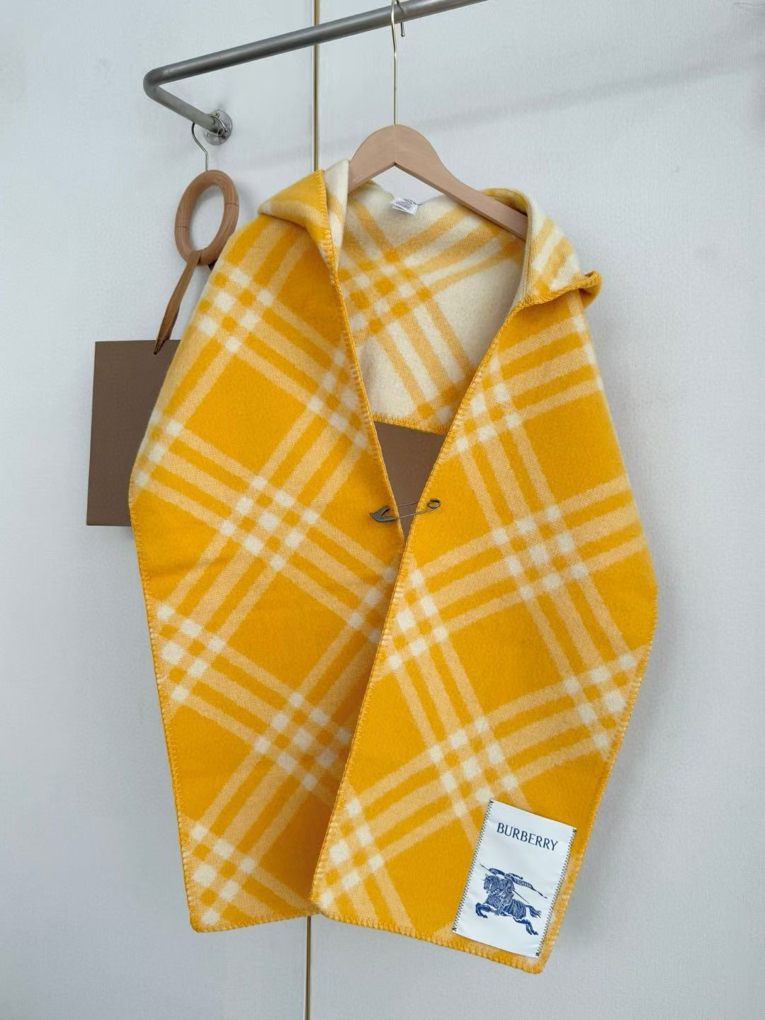 B**rry scarf 30x195cm