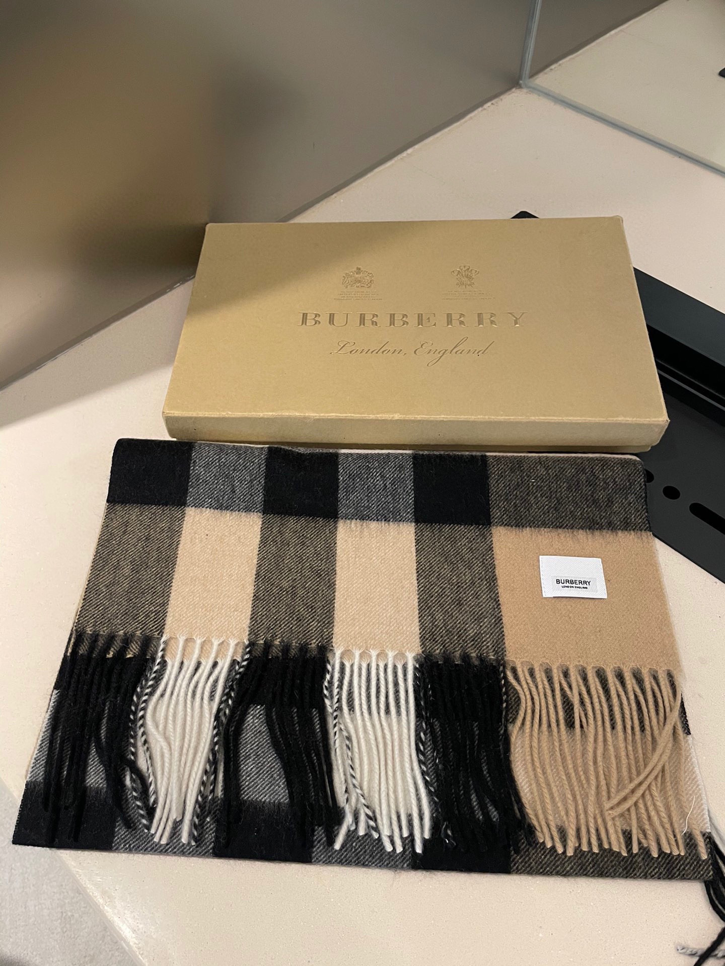 B**rry scarf 35x180cm