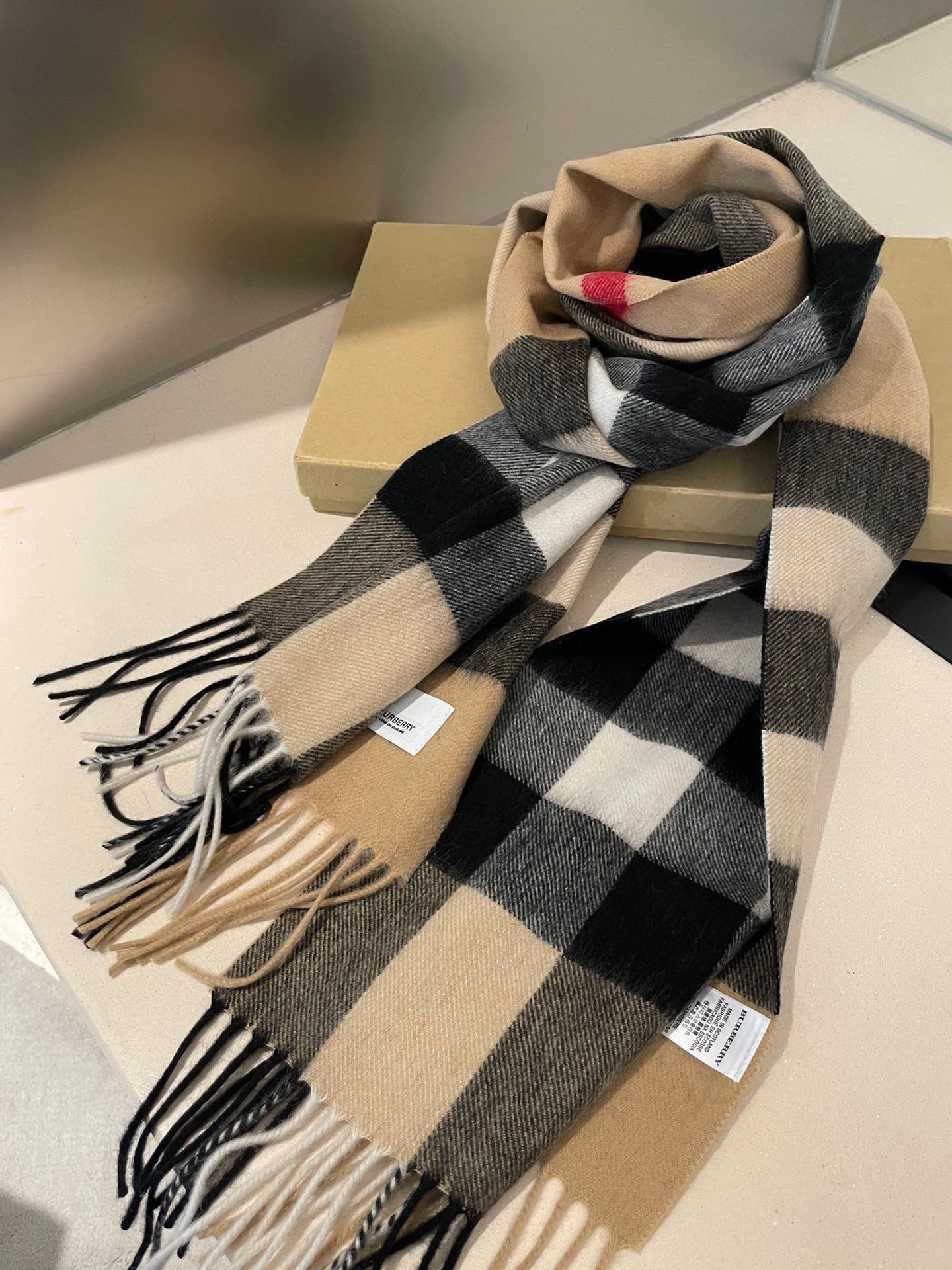 B**rry scarf 35x180cm