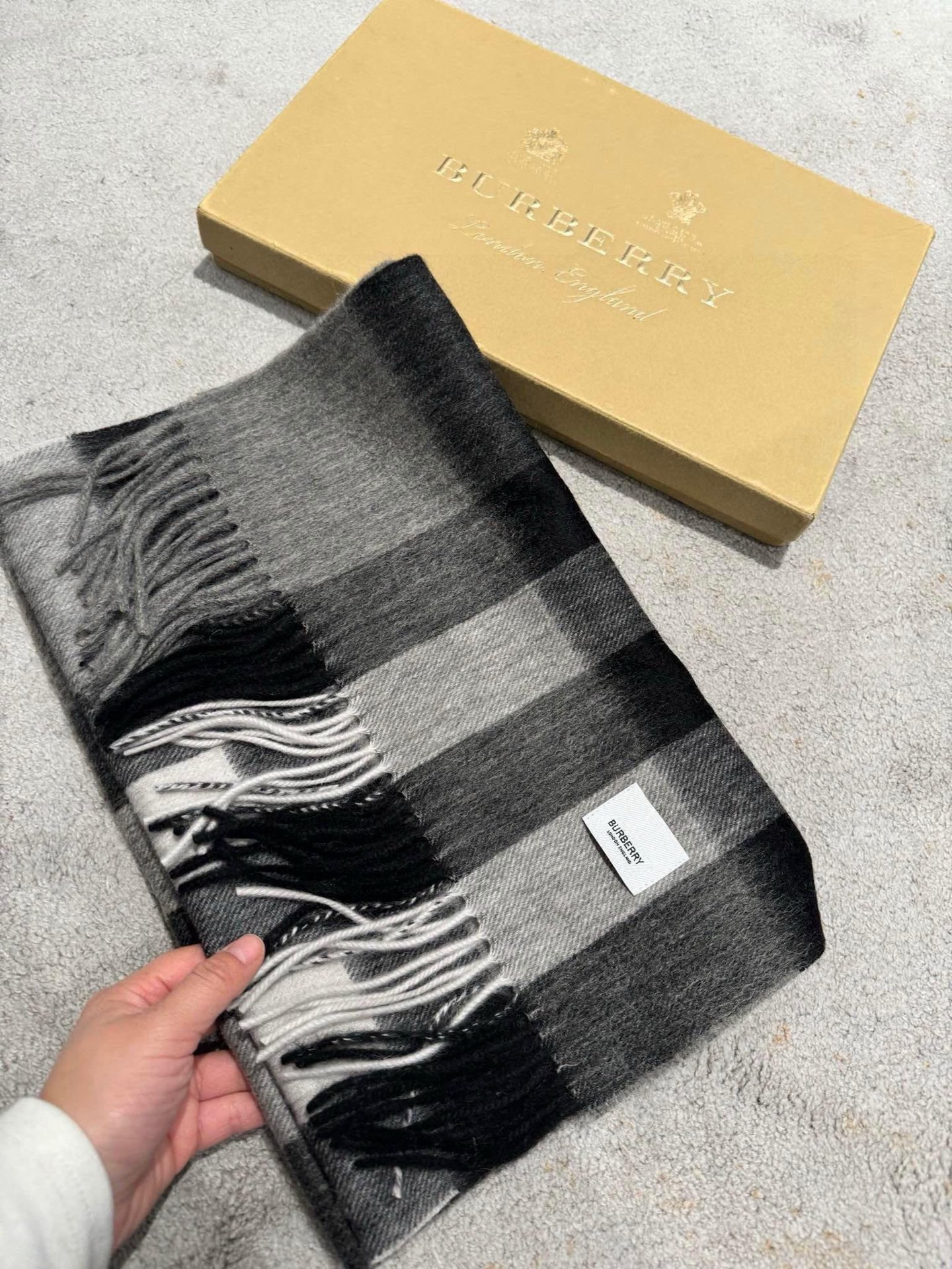 B**rry scarf 35x180cm