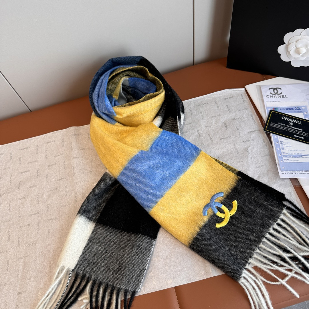 Ch*el scarf 30x200cm 100% lamb