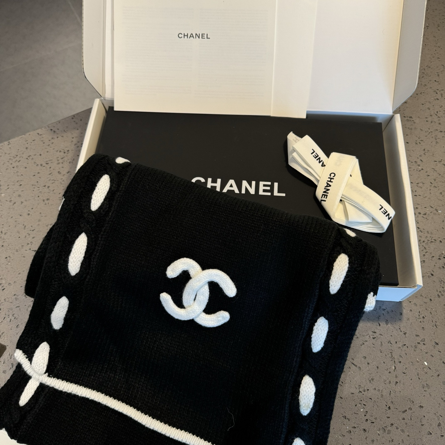 Ch*el scarf 32x170cm 100% cashmere