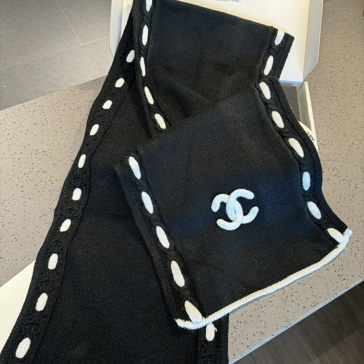 Ch*el scarf 32x170cm 100% cashmere