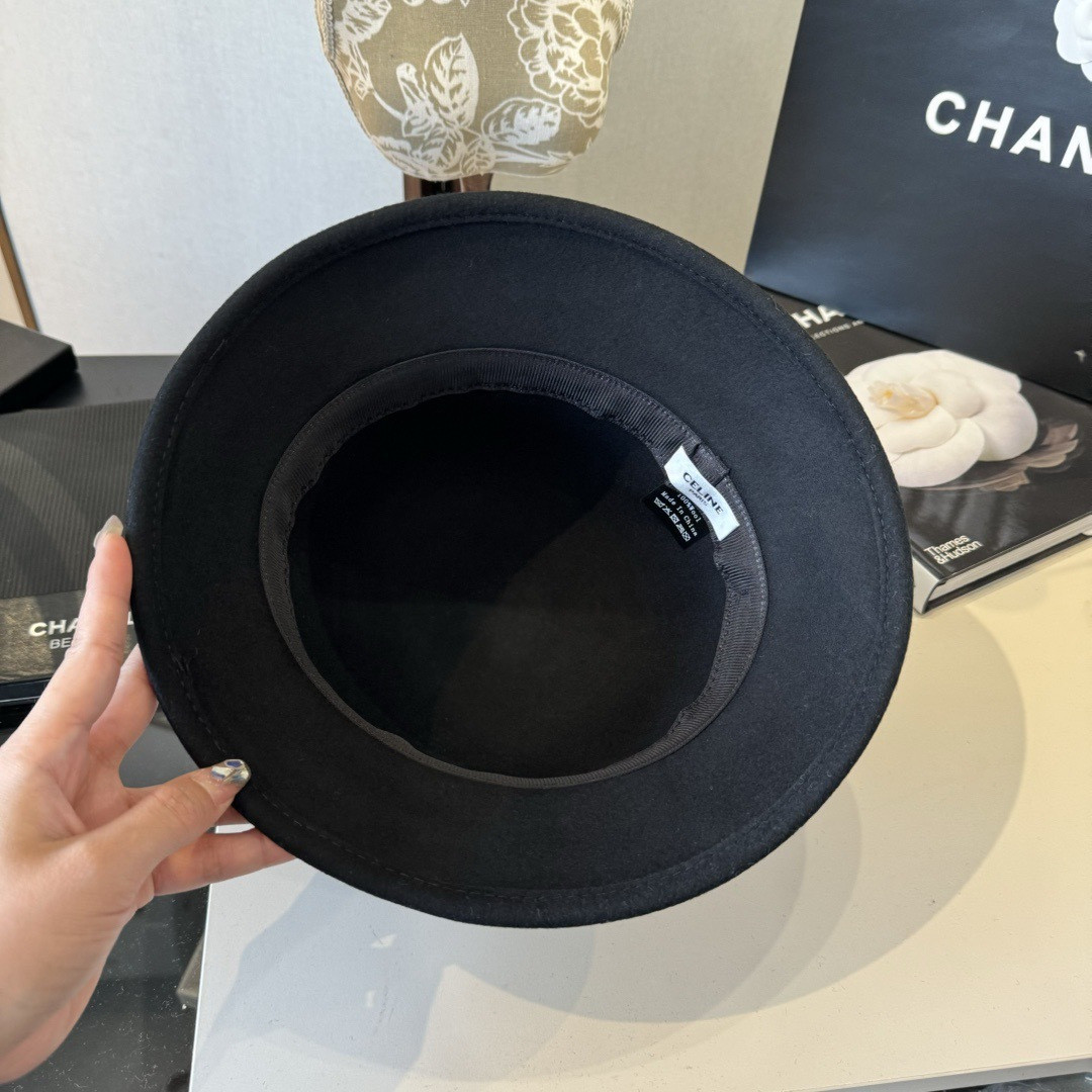 Ce**e bucket hat 100% wool 57cm head circumference