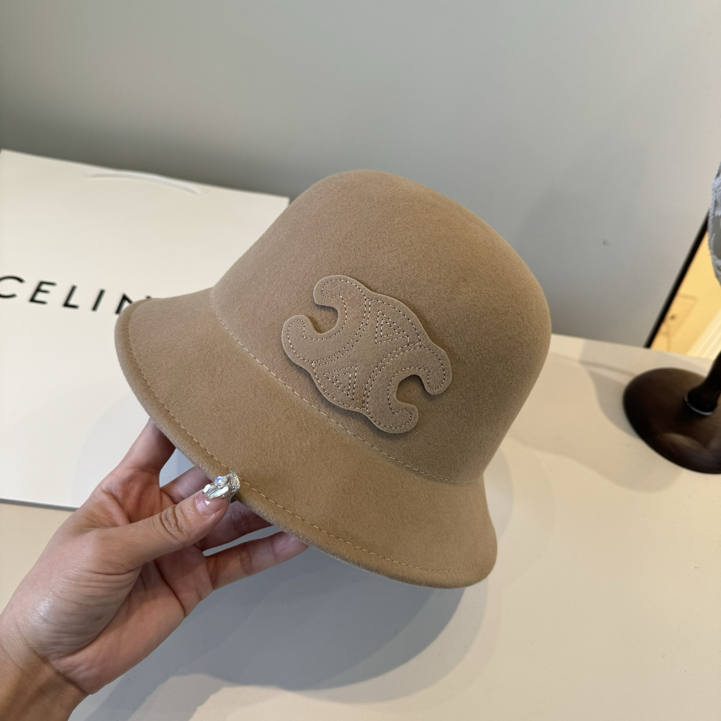 Ce**e wool bucket hat 57cm head circumference