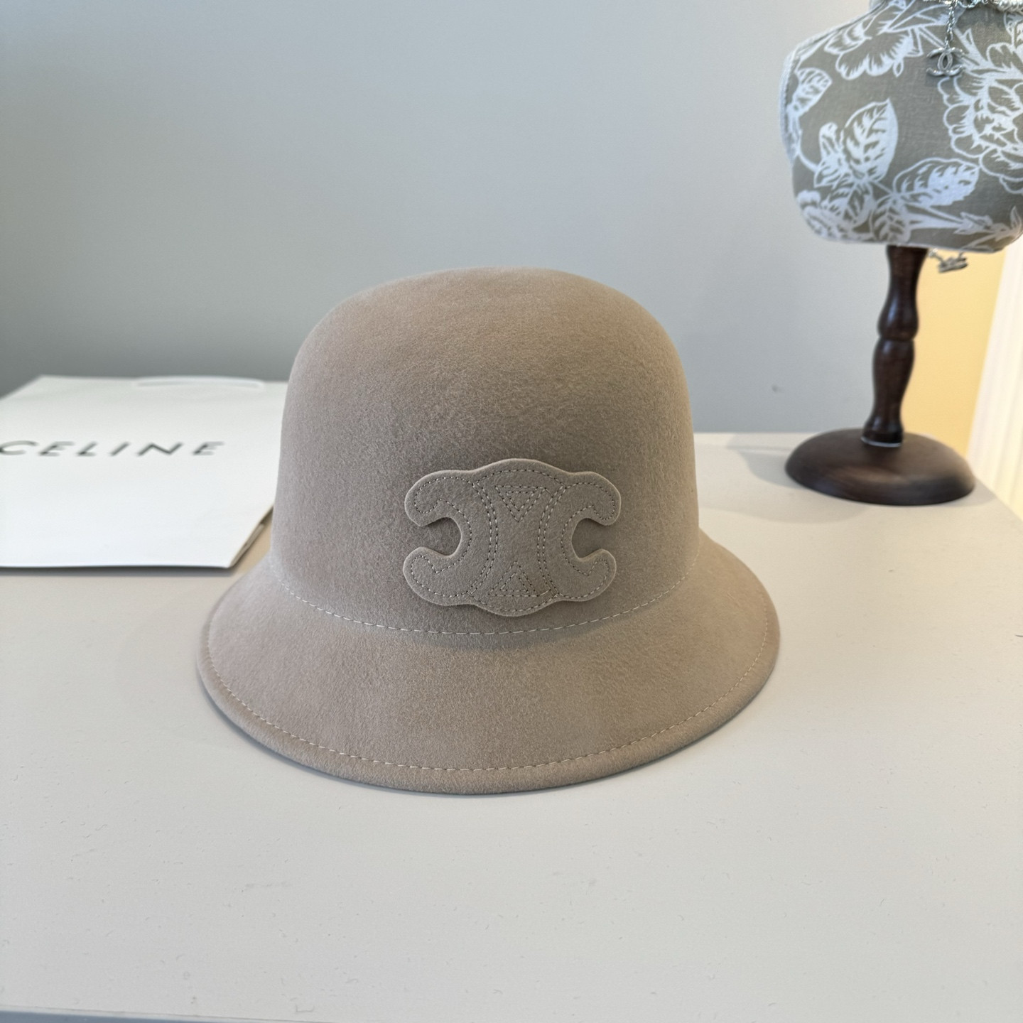 Ce**e wool bucket hat 57cm head circumference