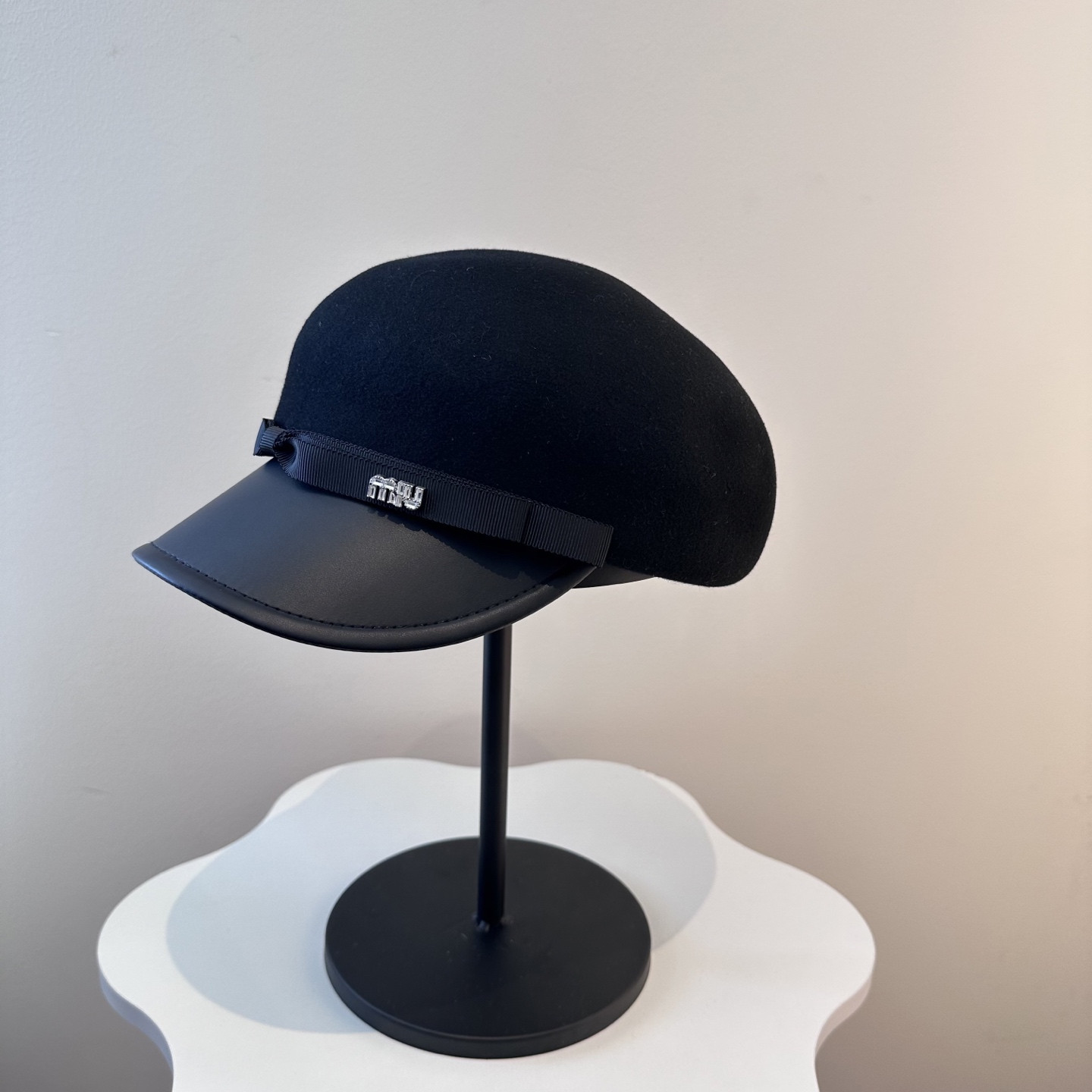 M1v M1v hat