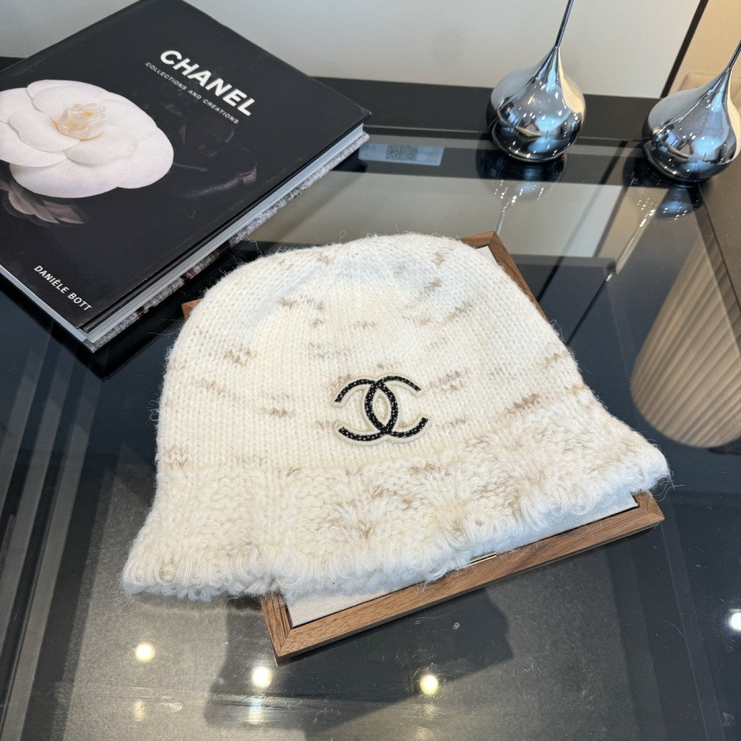 Ch*el knit bucket hat