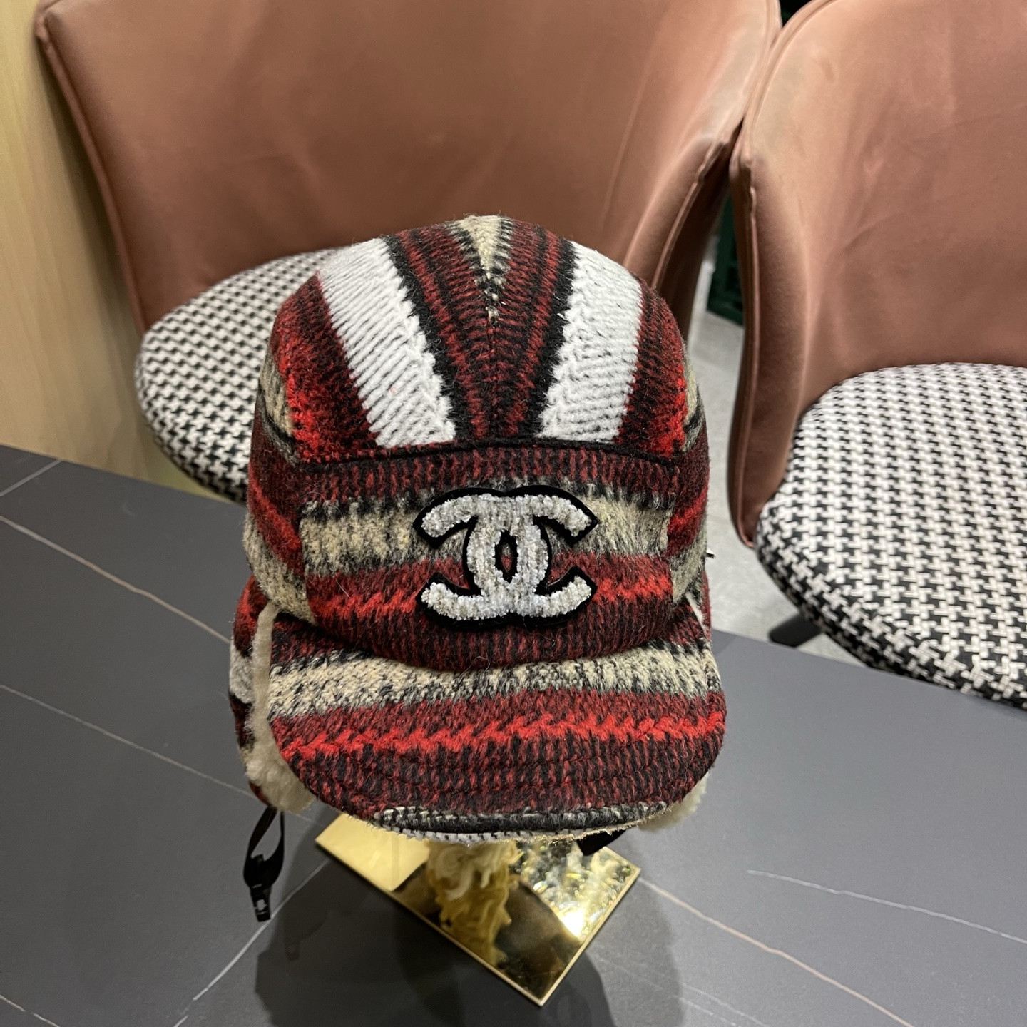 Ch*el trapper hat