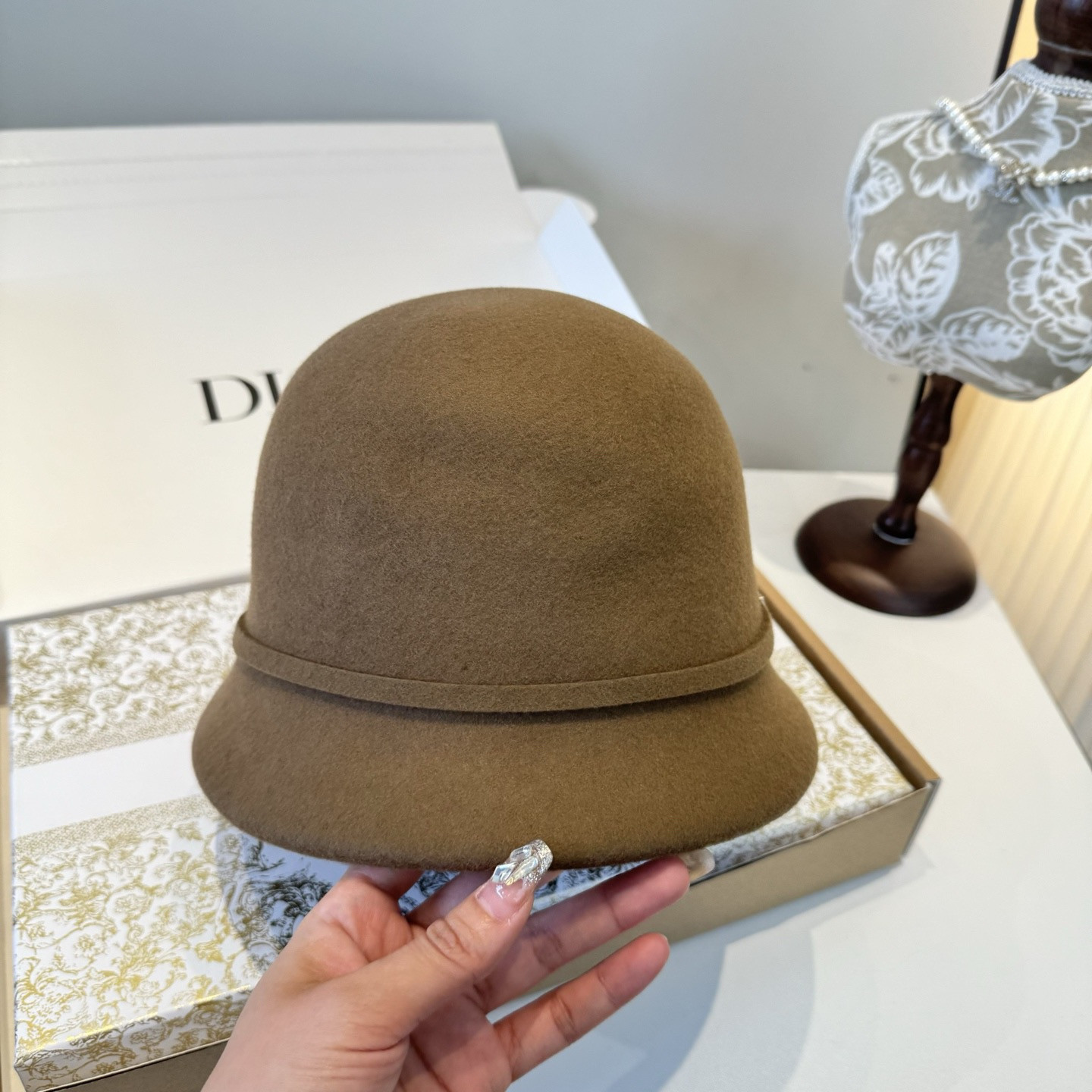 D*or wool felt bucket hat