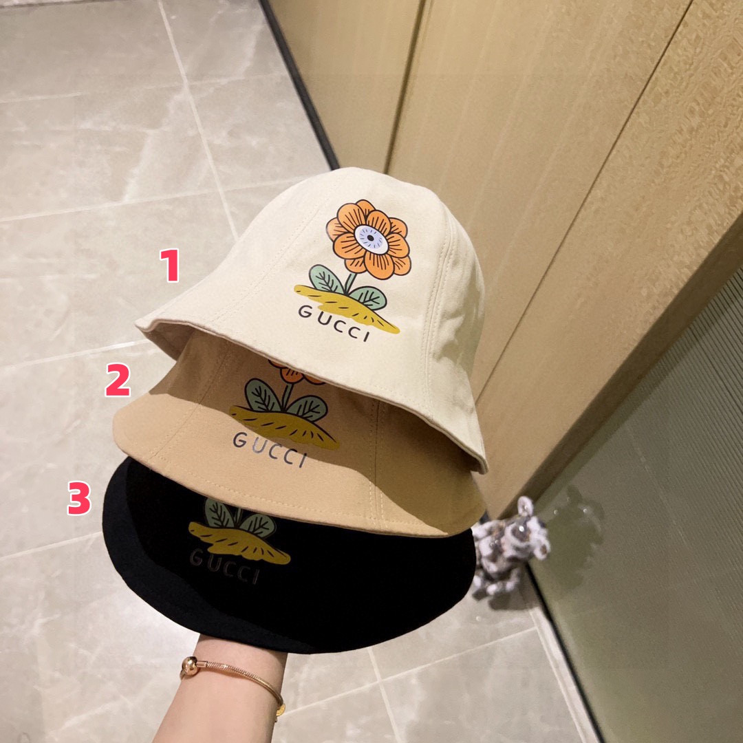 G*u*i bucket hat