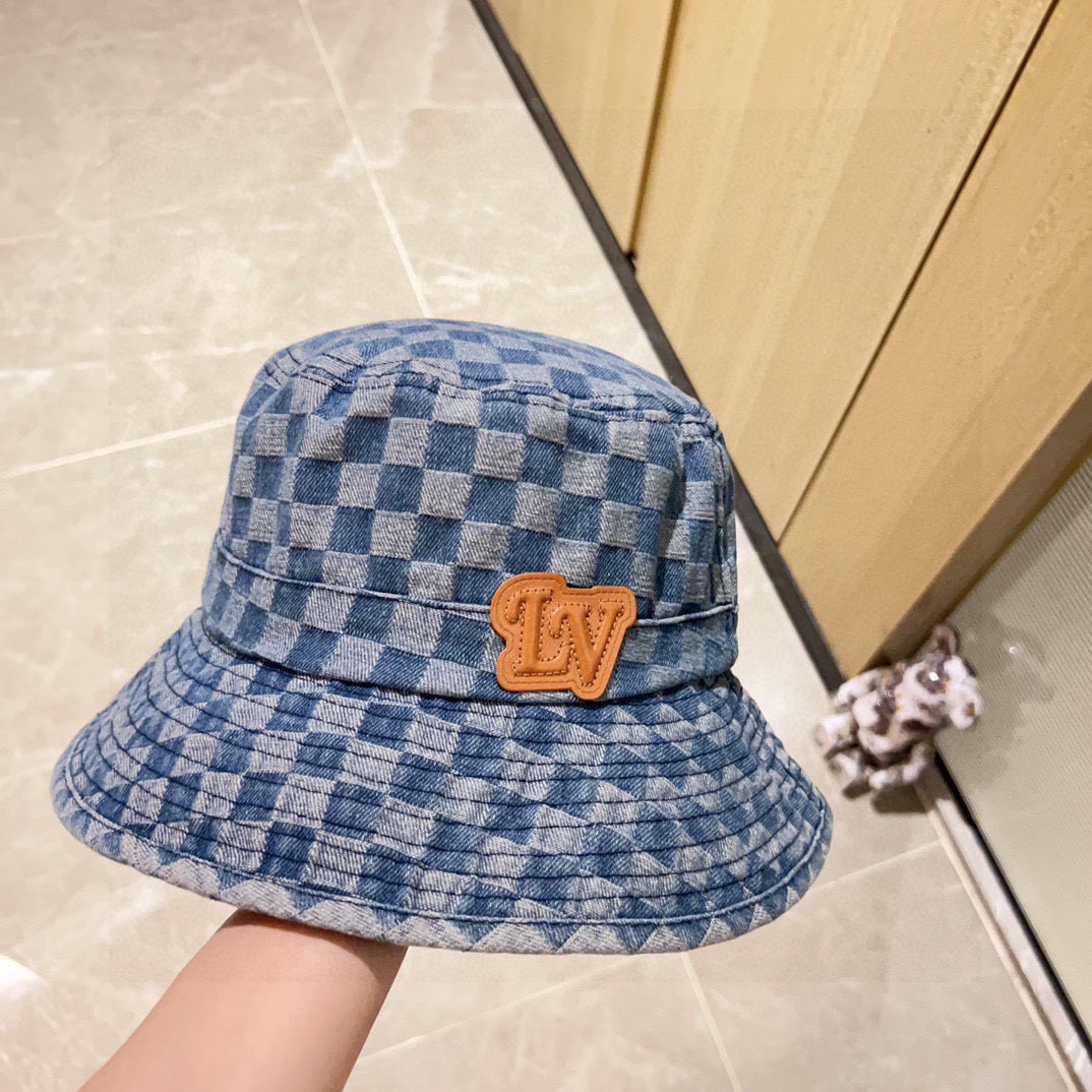 l0*is V*t0n bucket hat