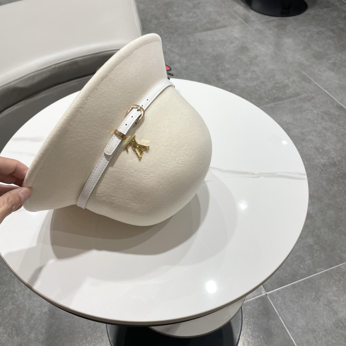 l0*is V*t0n bucket hat 100% wool 57cm head circumference