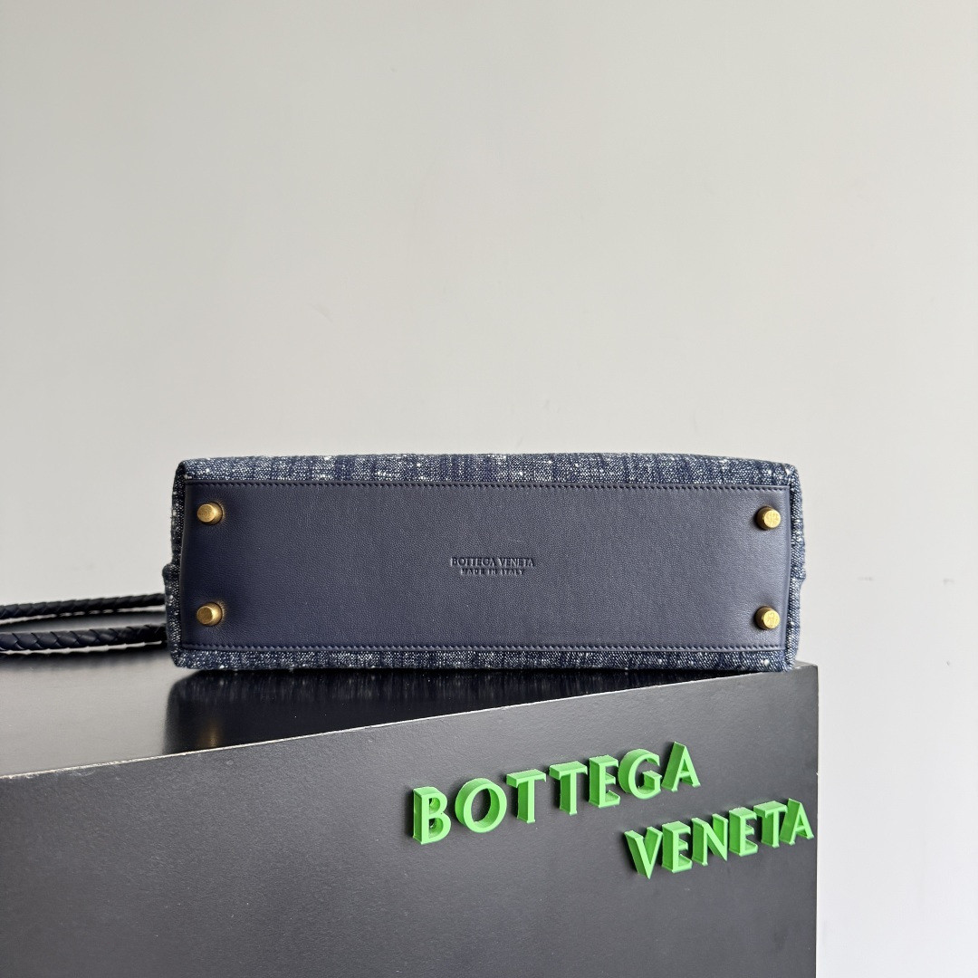 bo*te*ga Ve*ne*ta medium andiamo 25x35x11cm