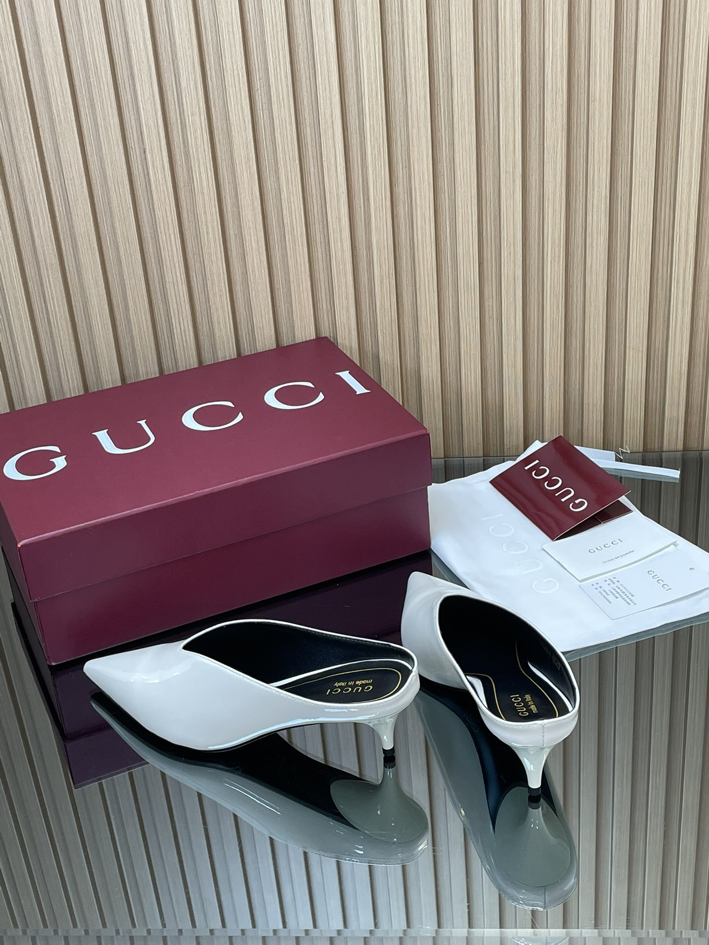 ua G*u*i 97 heeled mule