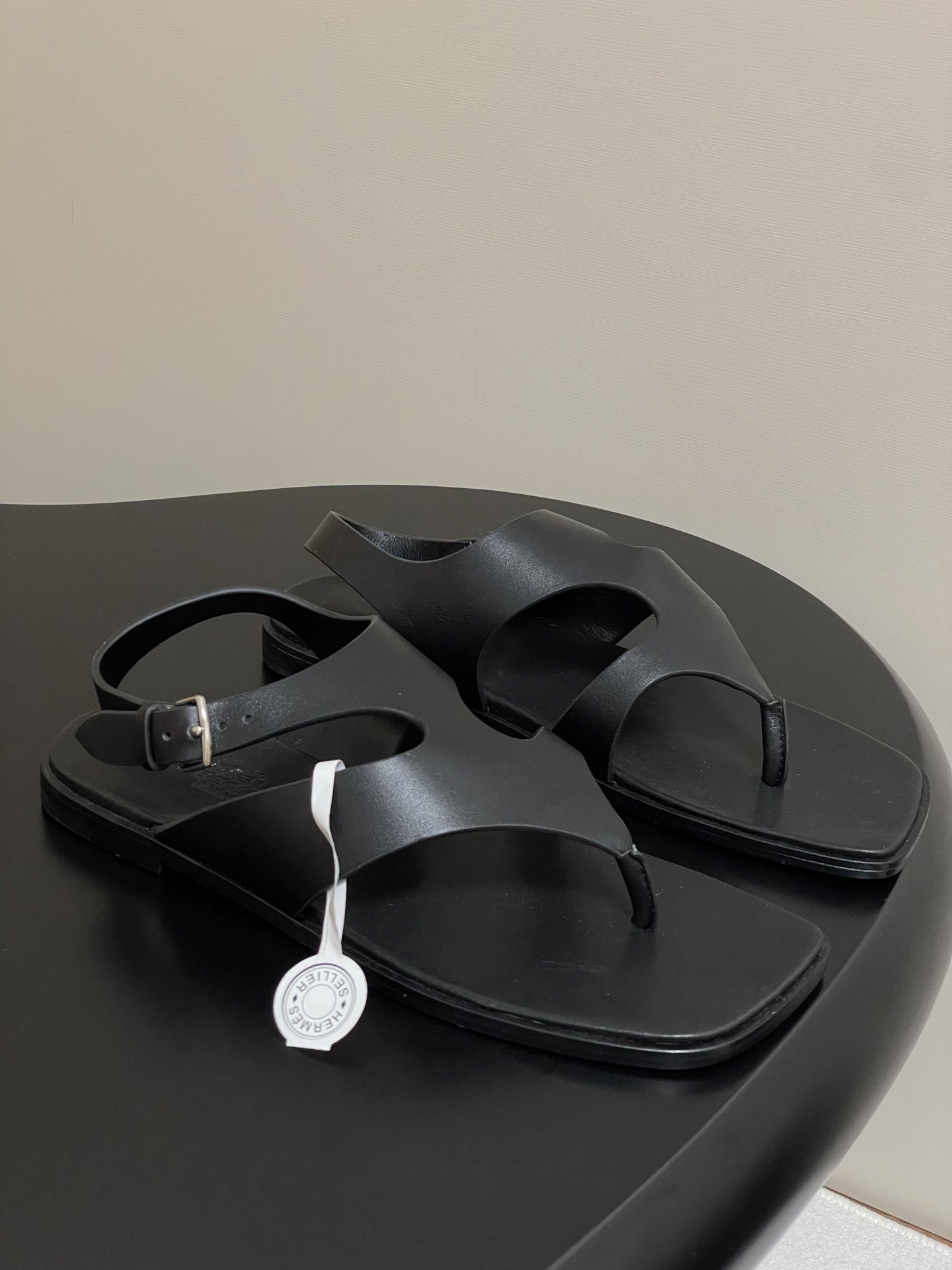 ua H**mes karen sandal