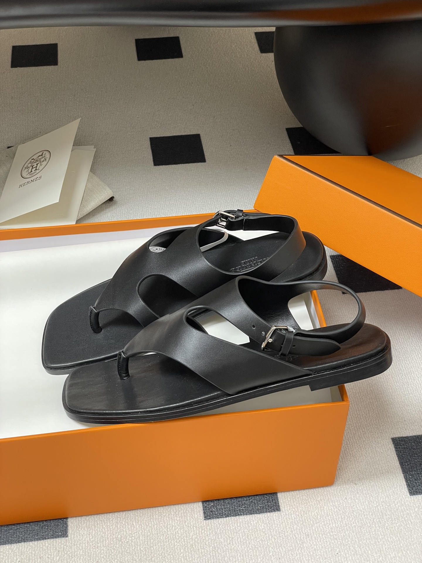 ua H**mes karen sandal