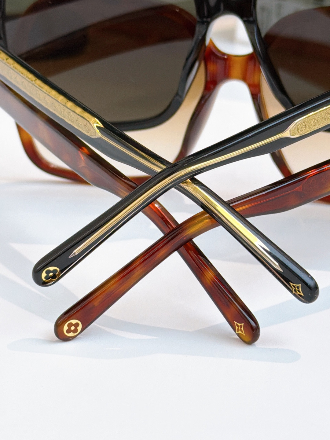 LV Aura Square Sunglasses Z2819W Z2917W 58-17-145