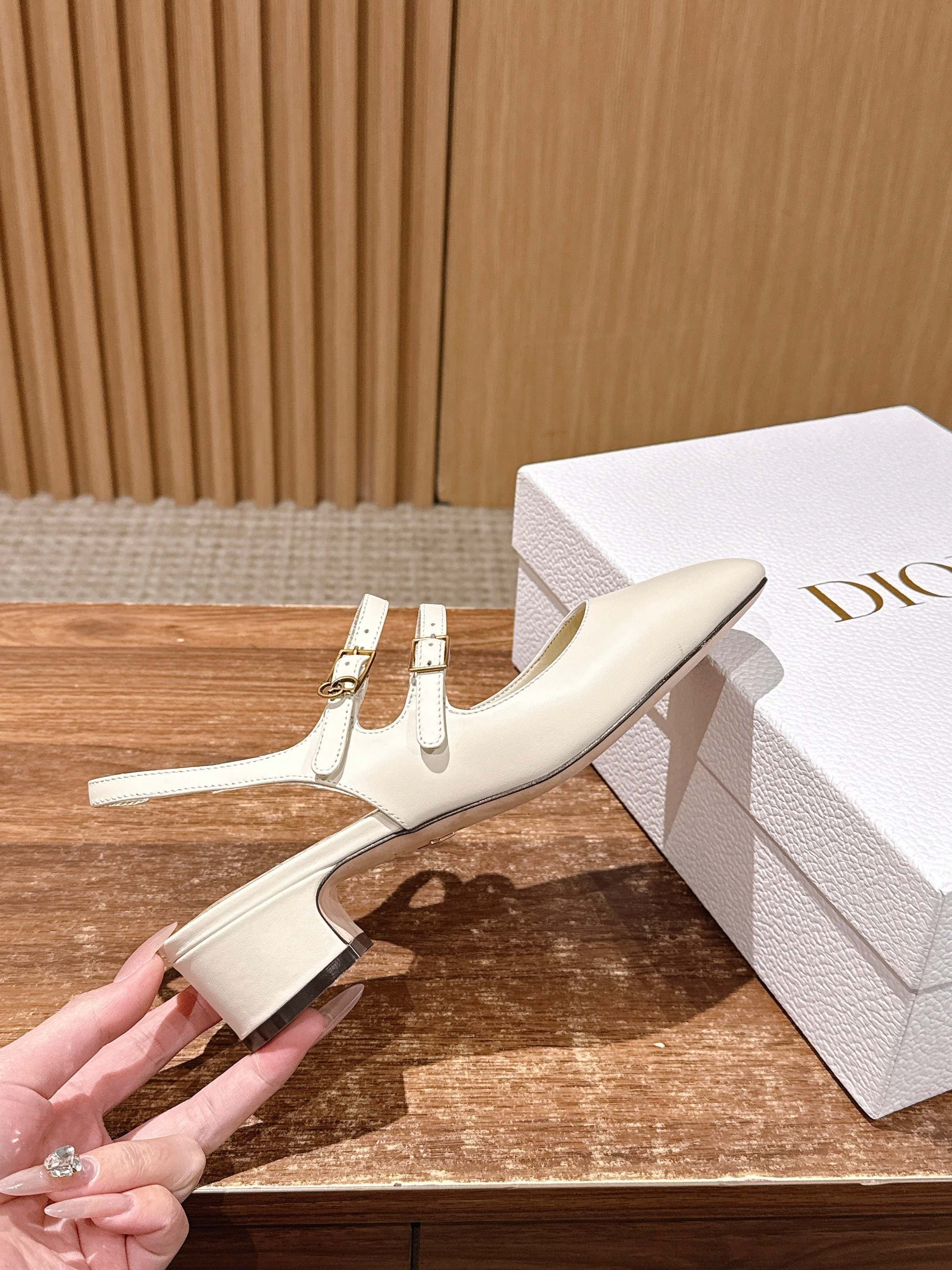 ua D*or chérie slingback pump