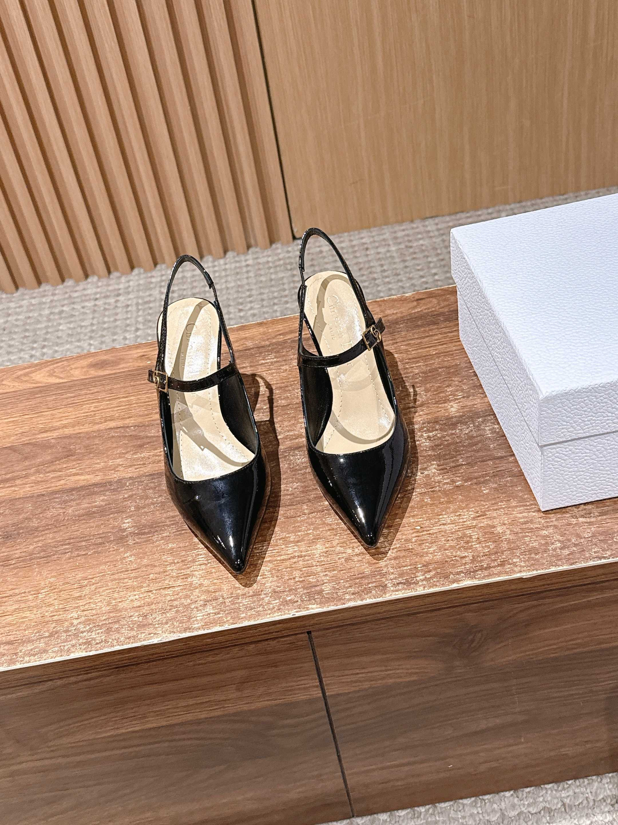 ua D*or icon slingback pump