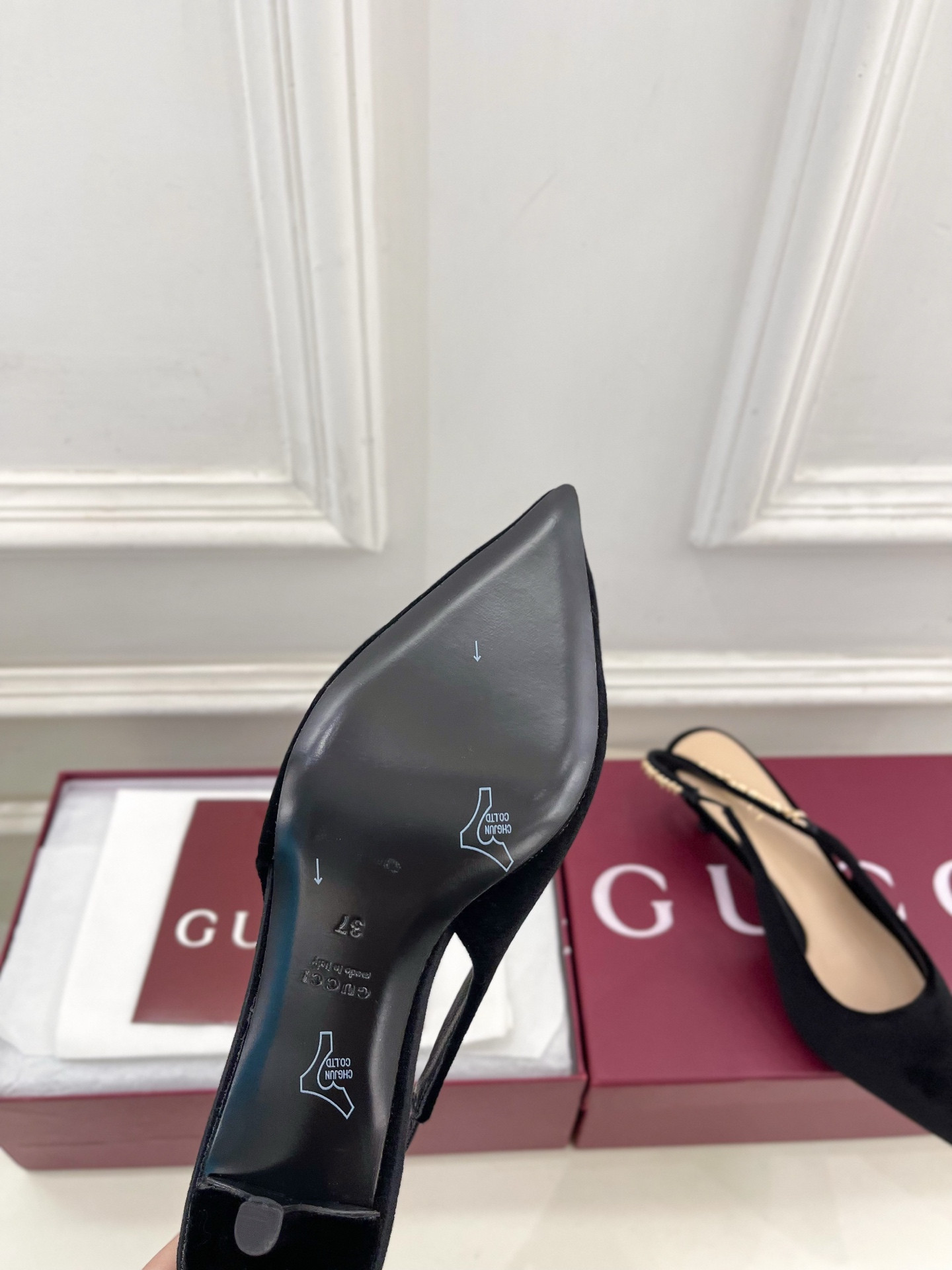ua G*u*i signoria slingback pump