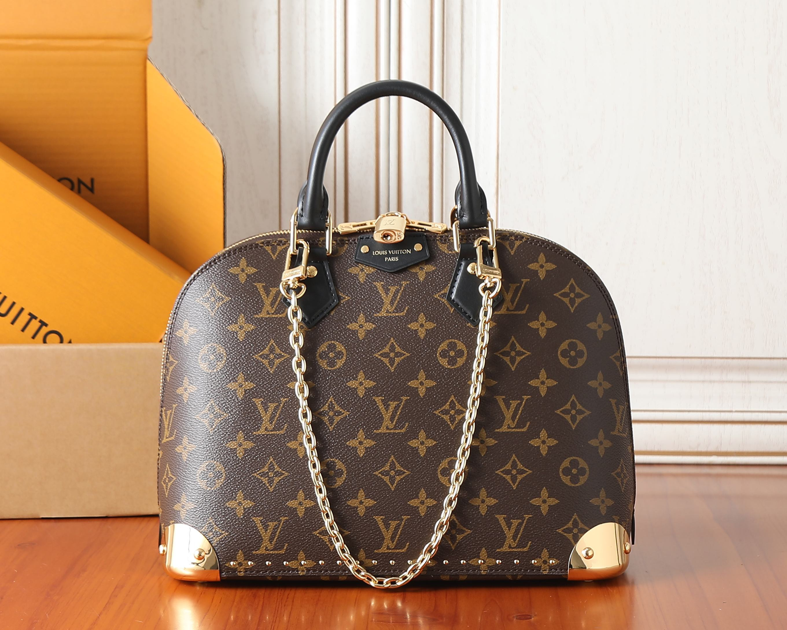 LV Alma Trunk PM M27216 31x25x16cm
