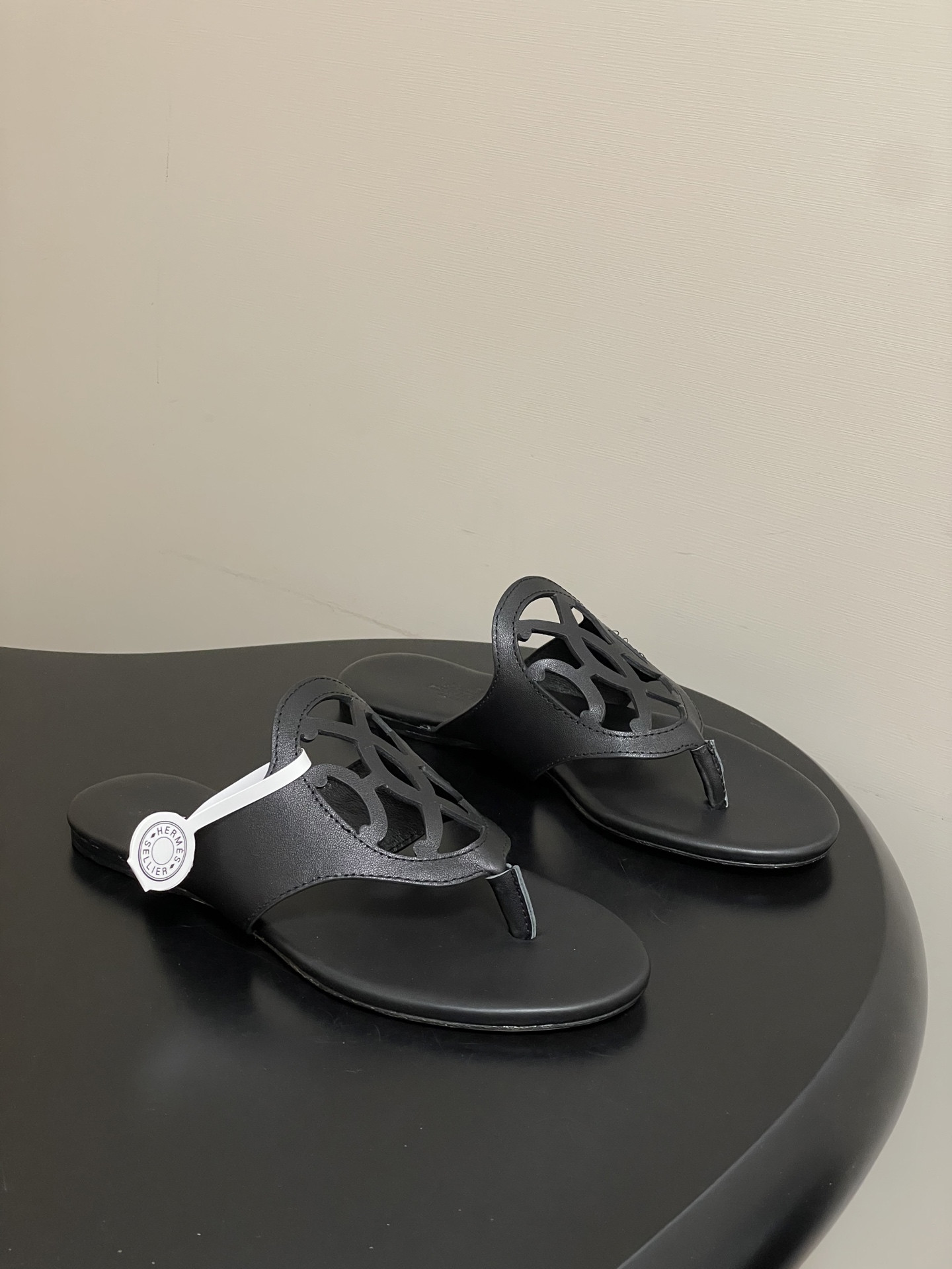 ua H**mes mage sandal