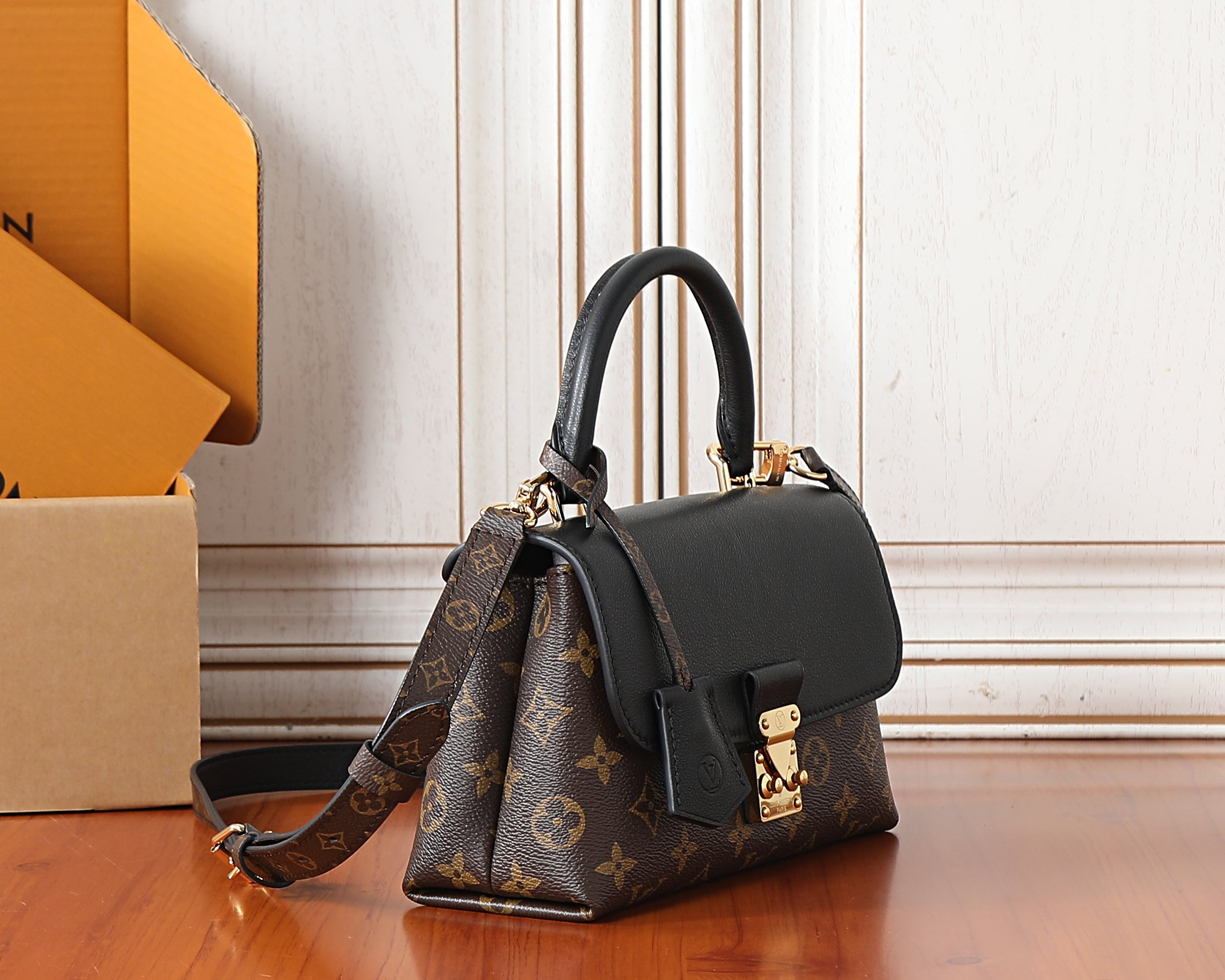 LV MADELEINE BB Handbag M27511 24.5x16x8cm