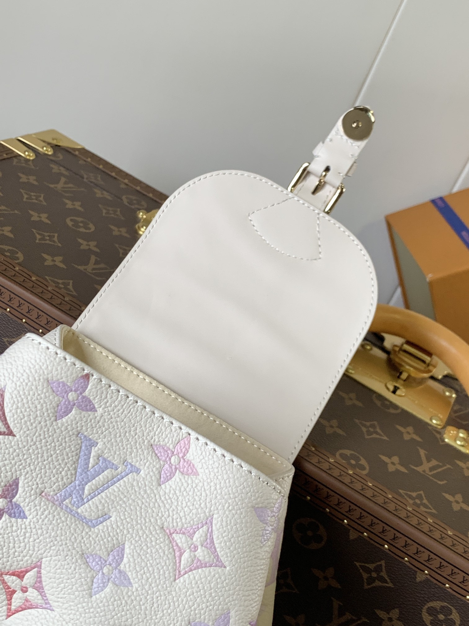 LV BACKUP Backpack M15113 20x22x14cm