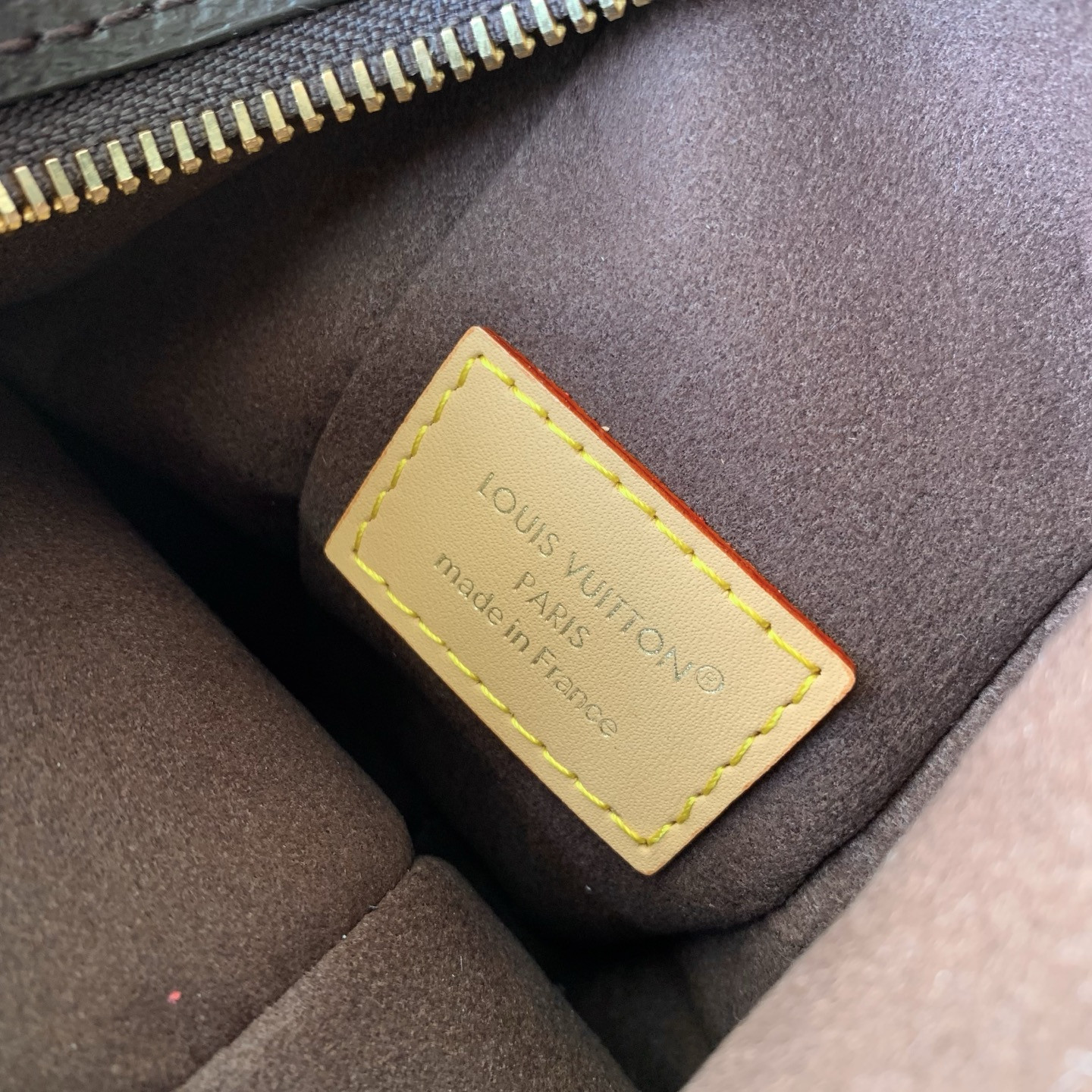 LV Side Trunk MM East West M28385 28x15x7cm