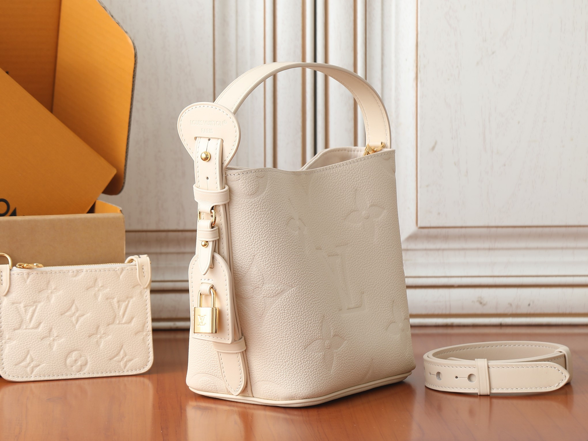 LV All In BB M2A356 16x18x12cm