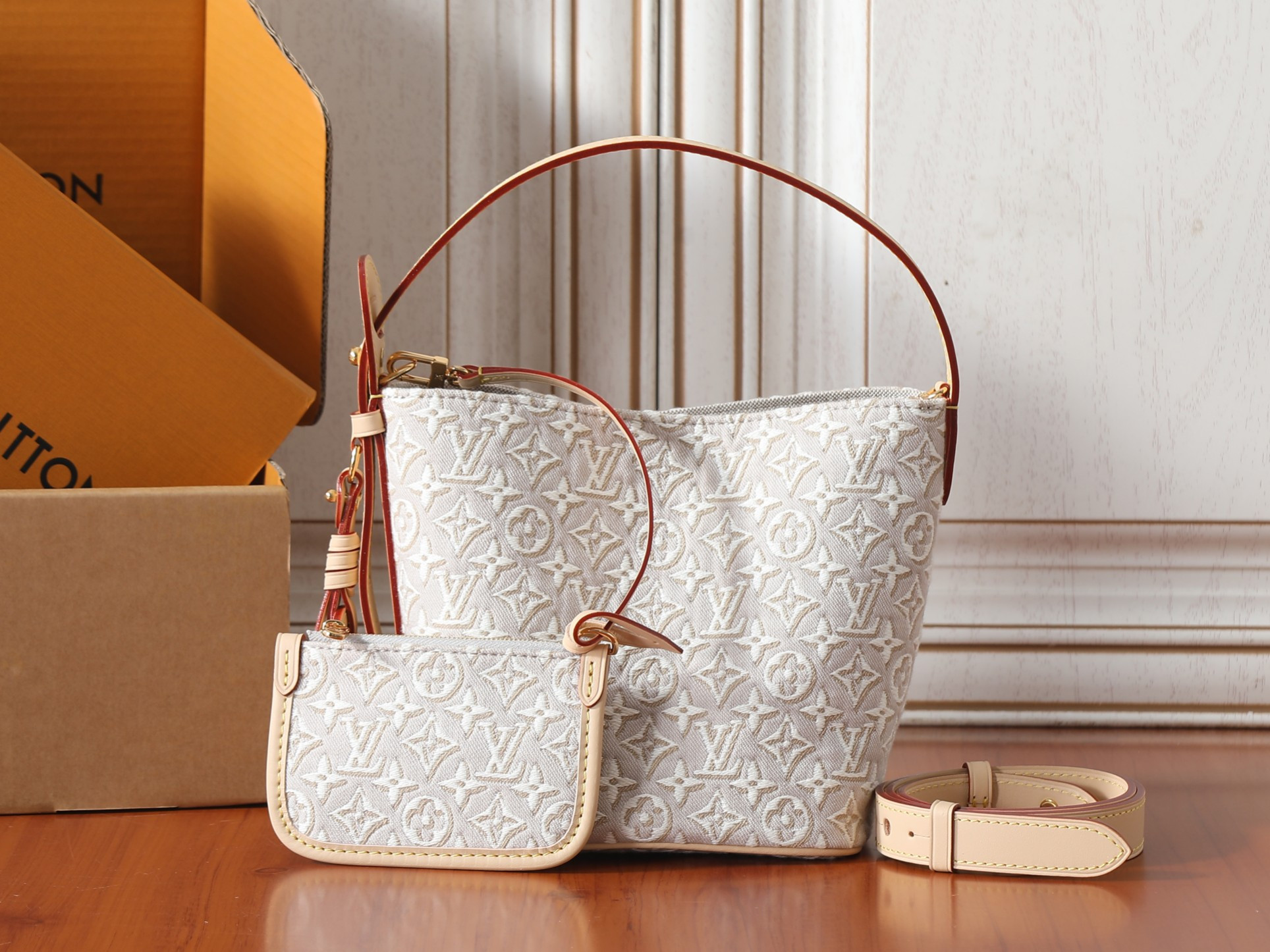 LV All in BB M2A377 16x18x12cm
