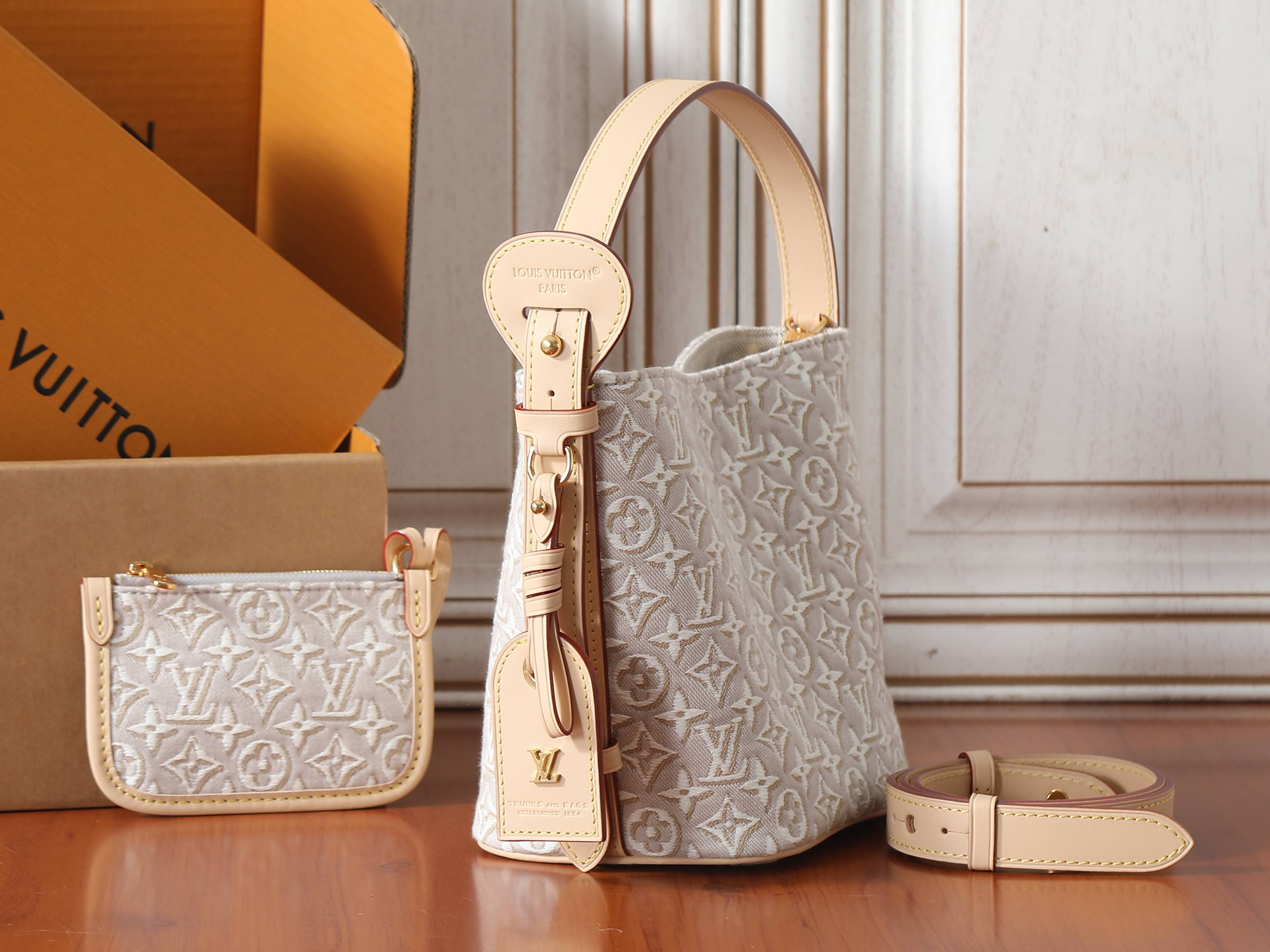 LV All in BB M2A377 16x18x12cm