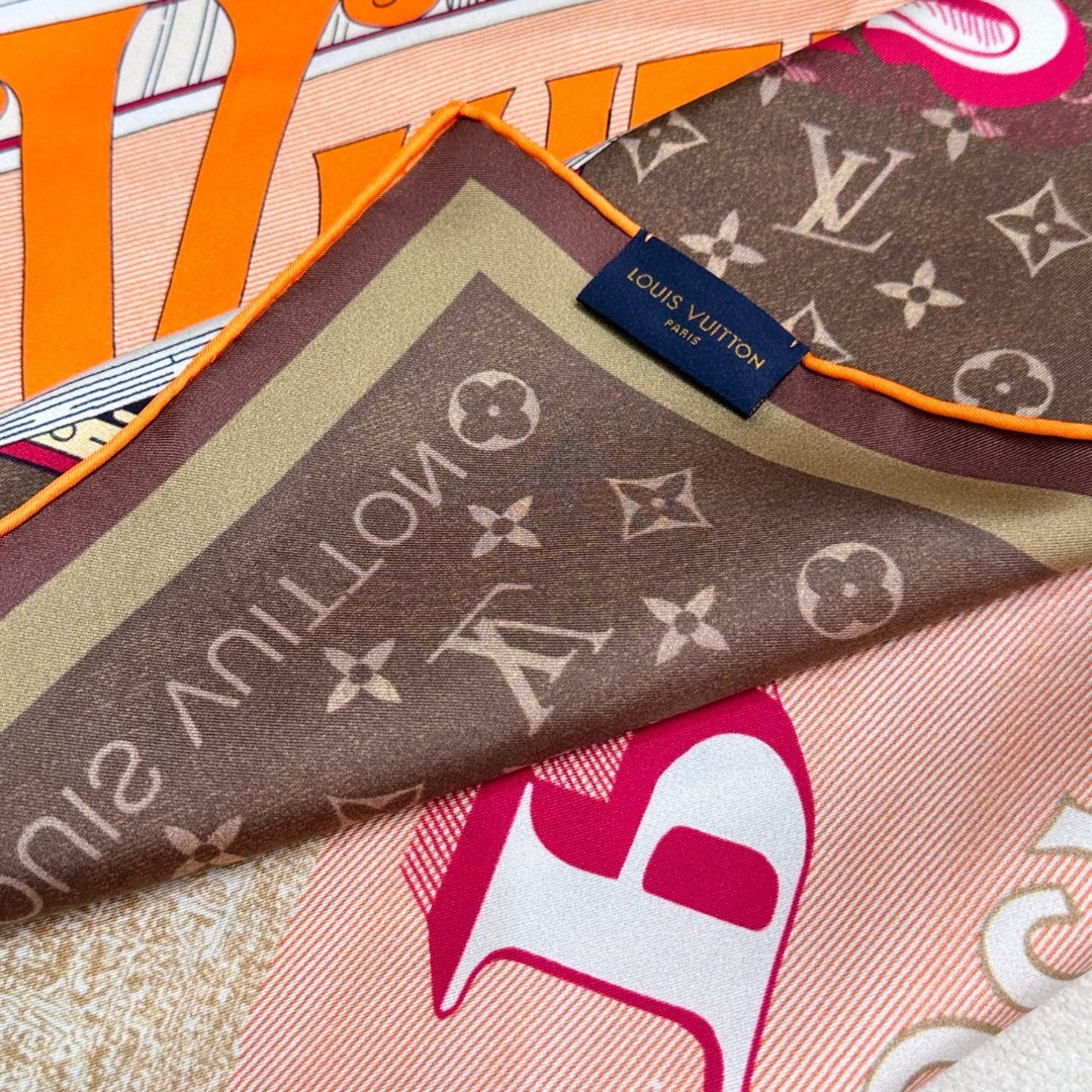 LV silk scarf 90x90cm