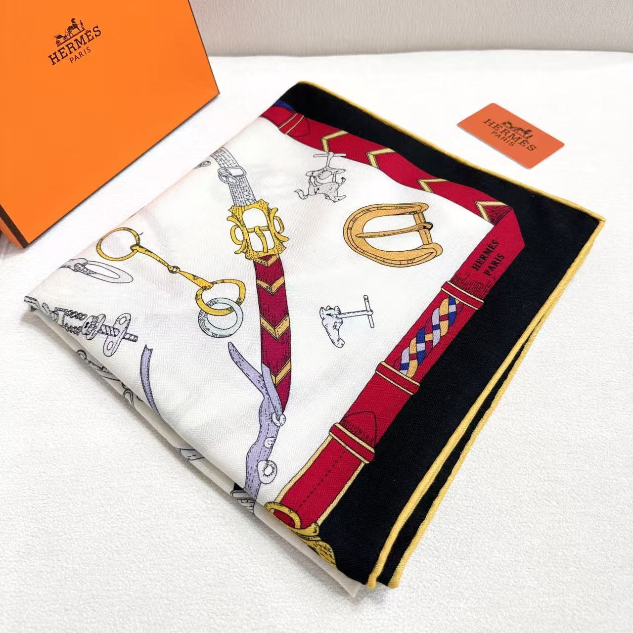 H**mes scarf 135x135cm 70% cashmere 30% silk