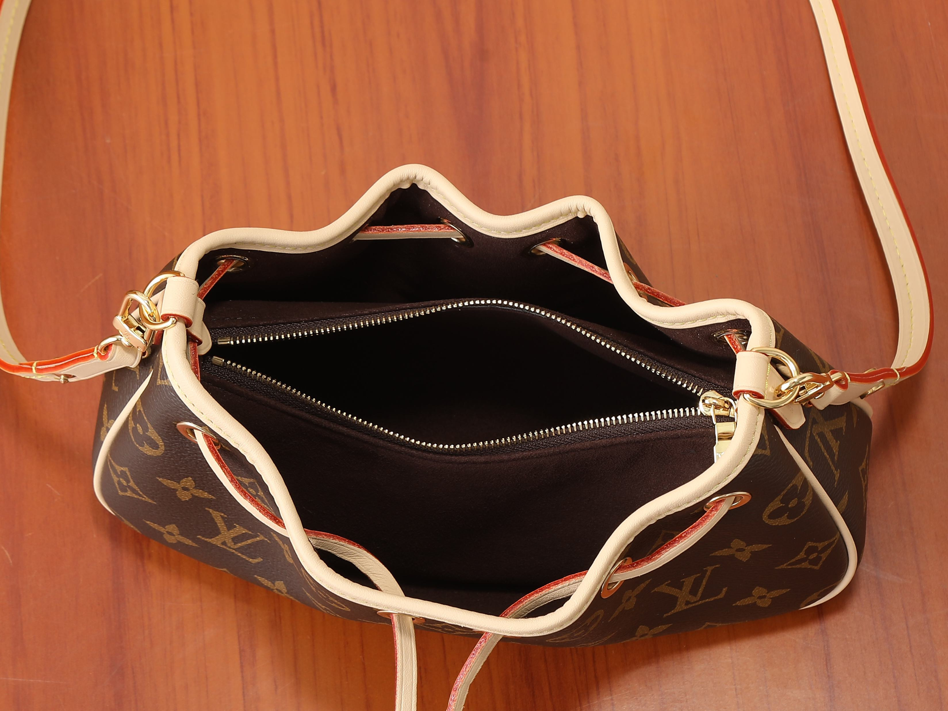 LV Nano Frivole M29537 24x13x8cm