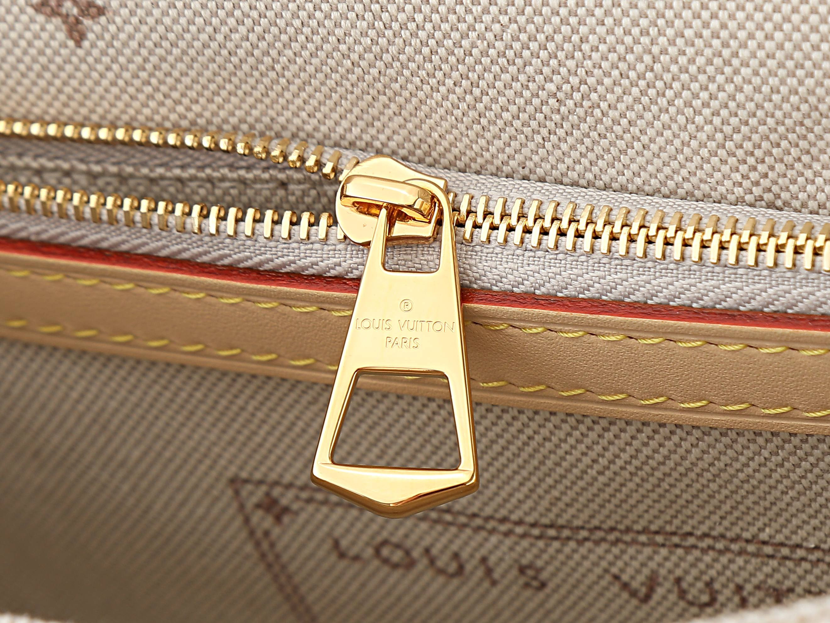LV Diane PM M29795 24x15x9cm