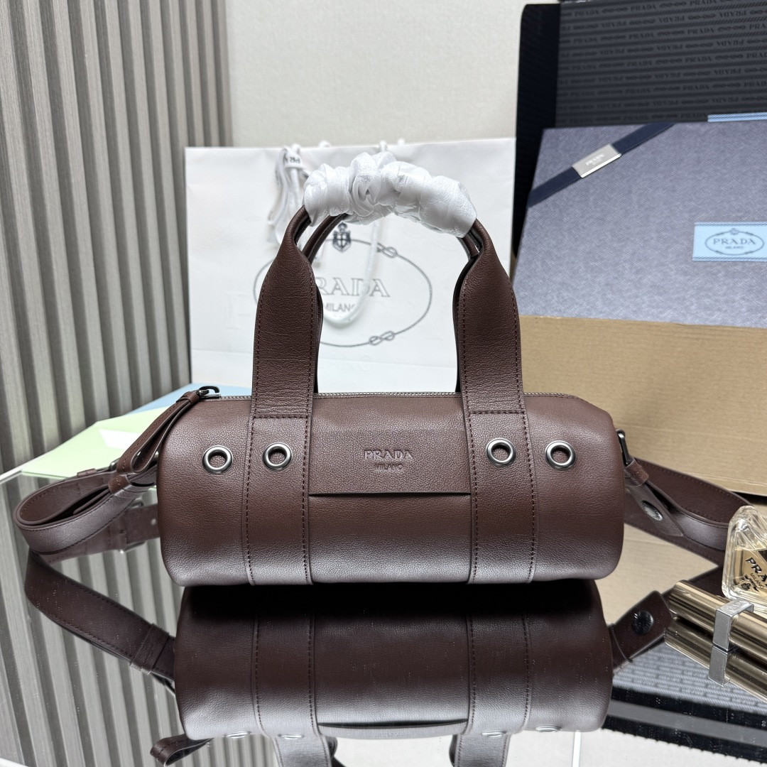 Pra*a route medium leather top handle bag 12x29x12cm