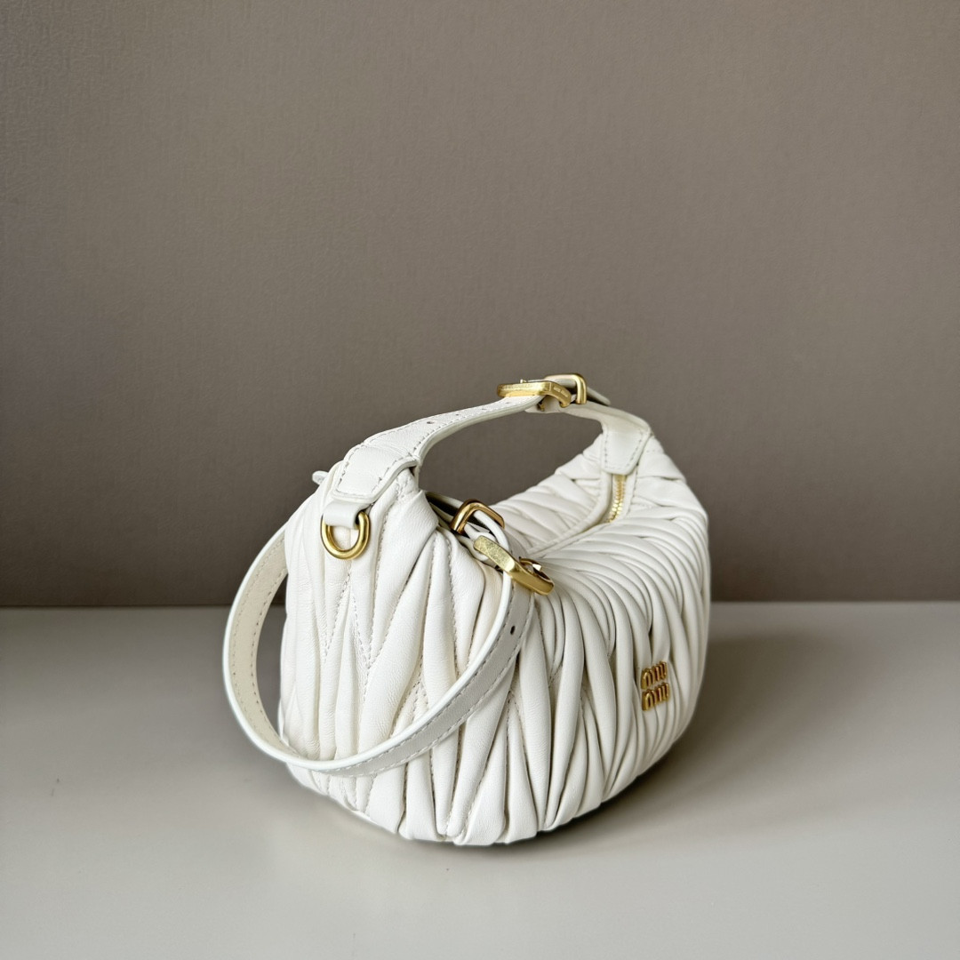 M1v M1v matelasse pouch nappa bag 15x8.5x8cm