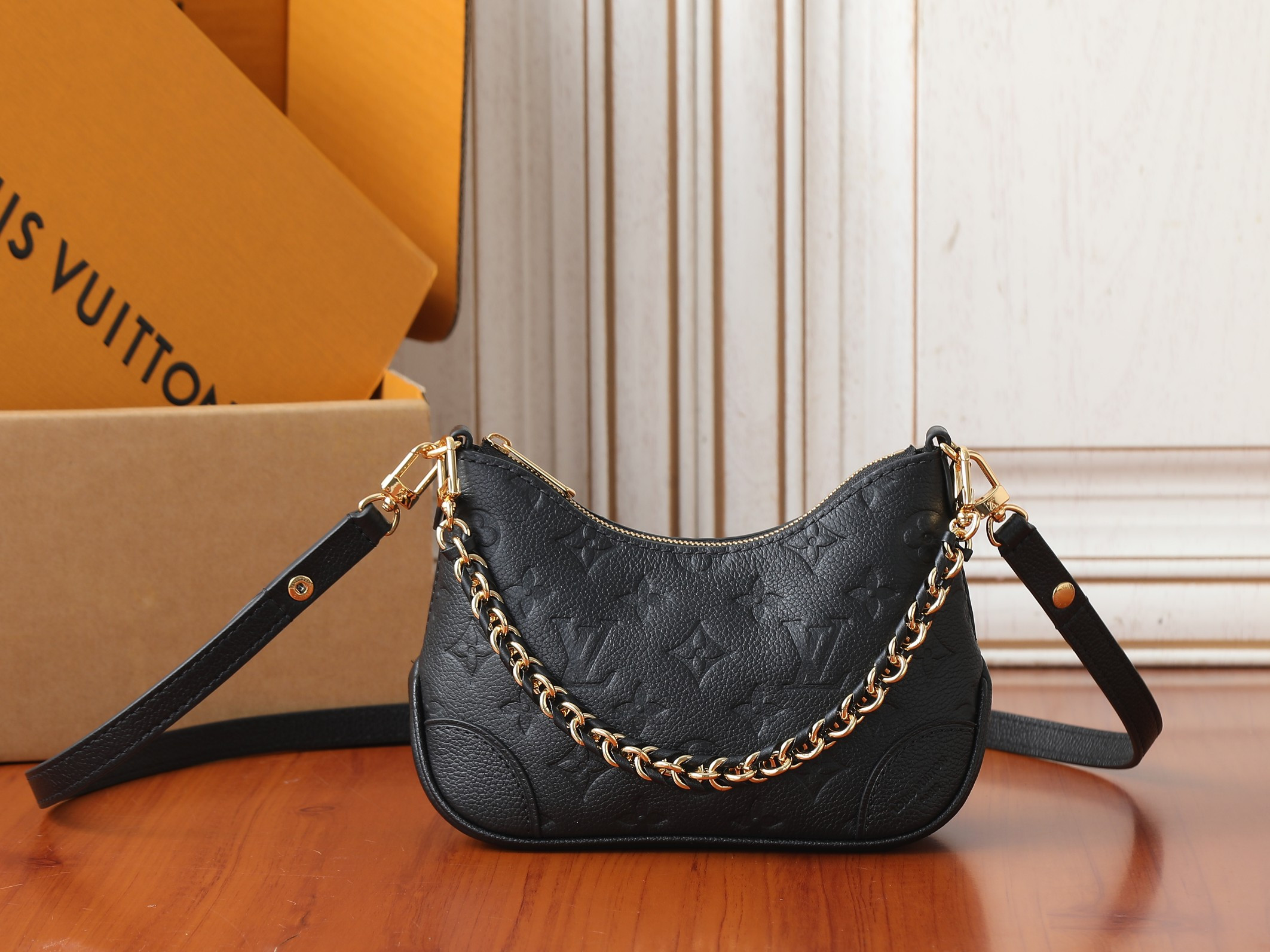 LV Nano Boulogne M28427 19x13x8cm
