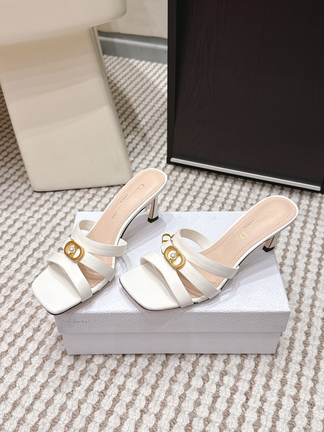 ua D*or or 30m slide with heel