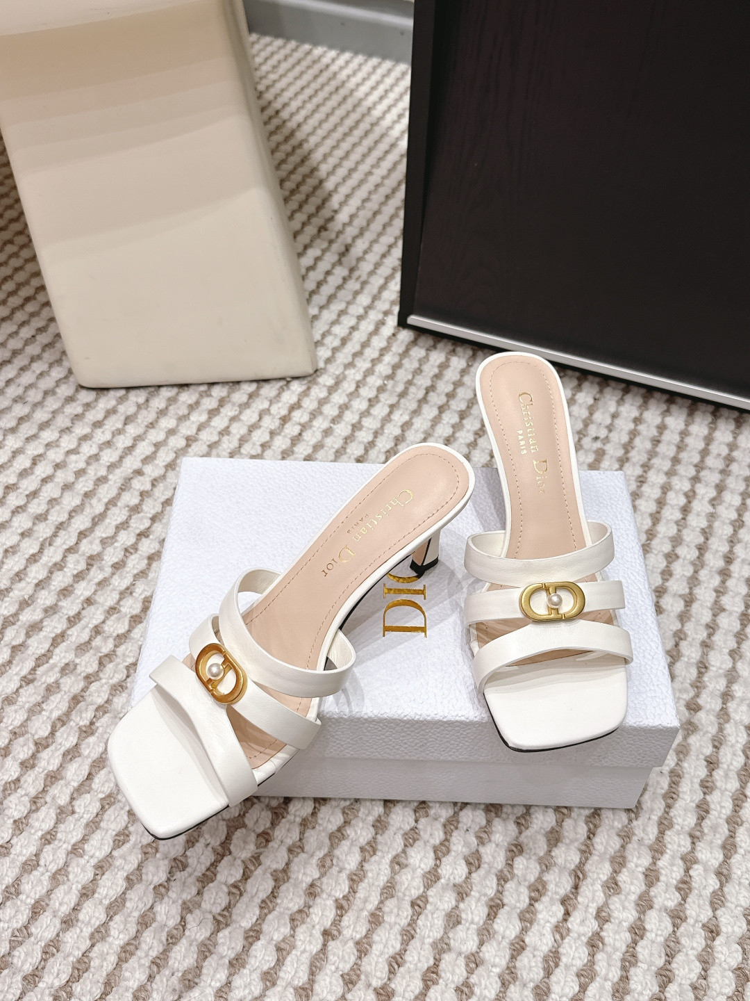 ua D*or or 30m slide with heel